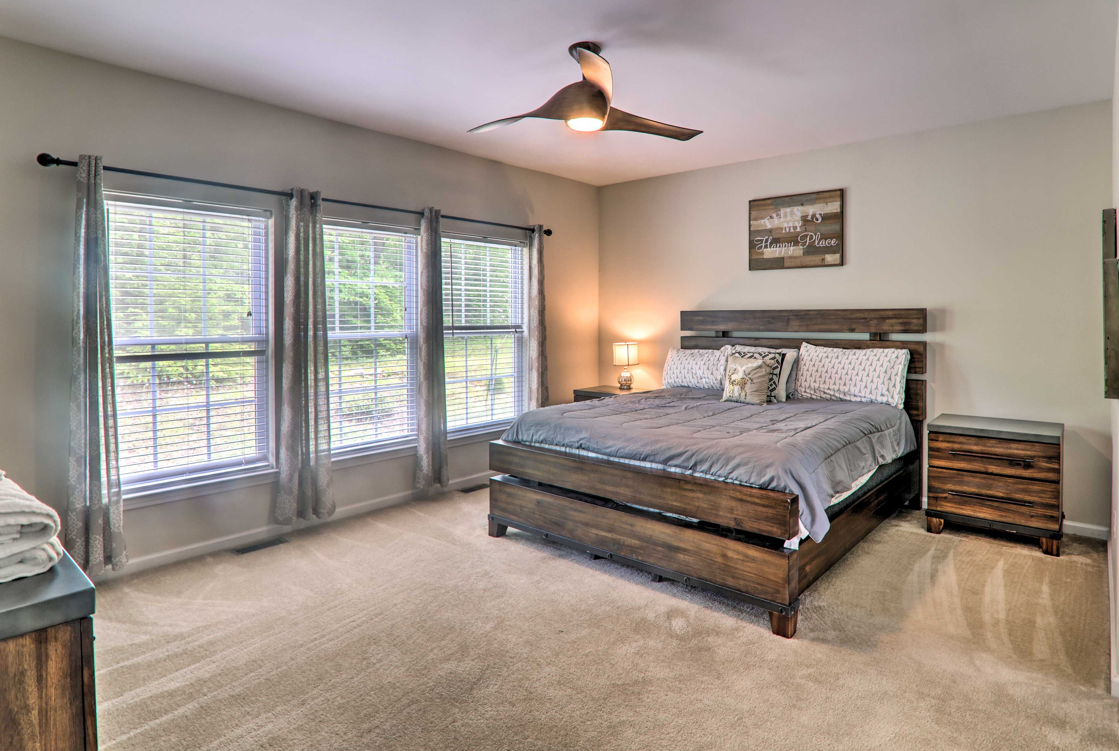 Bedroom 1 | Main Floor | King Bed