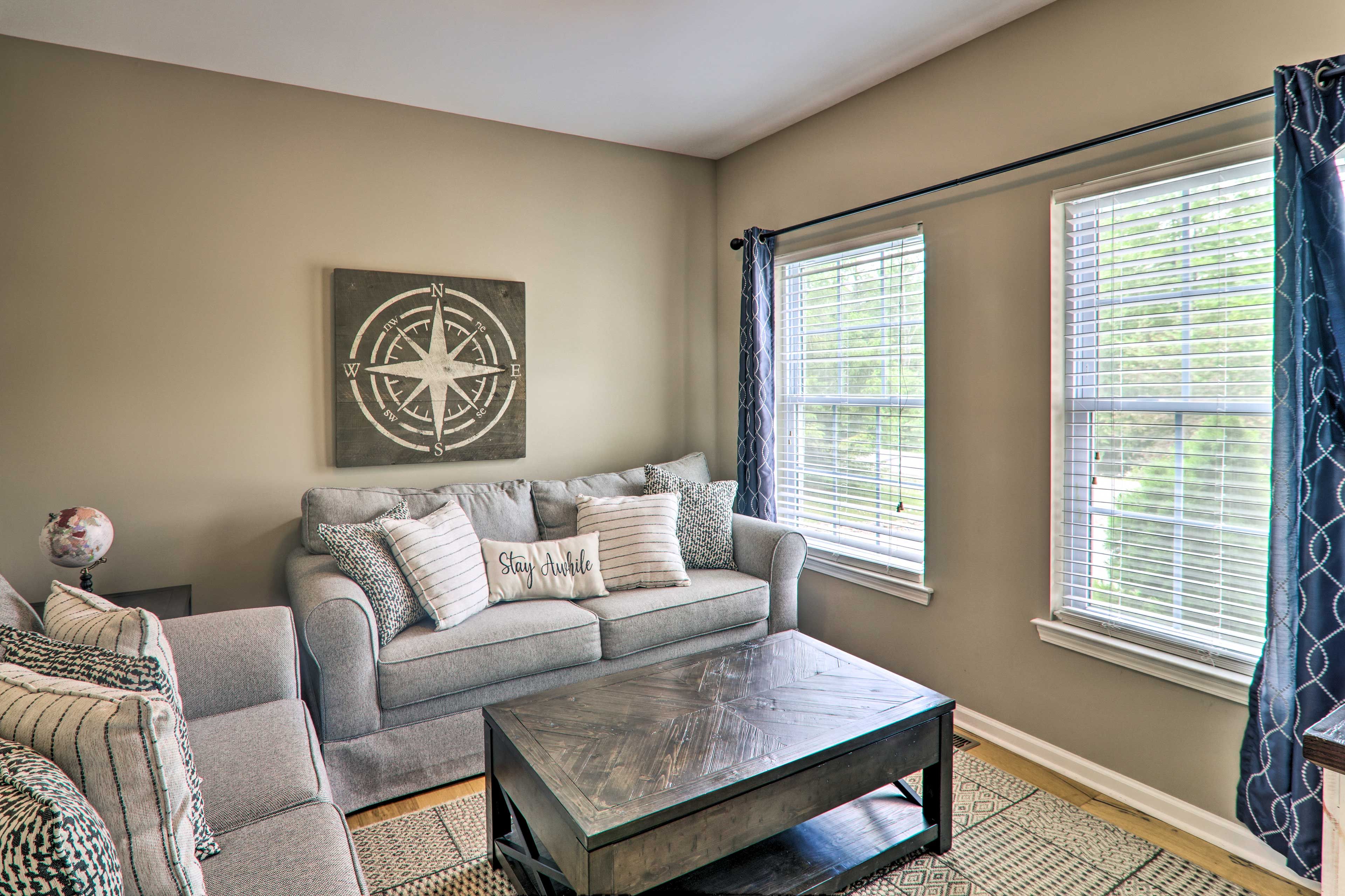 Sitting Room | Queen Sleeper Sofa