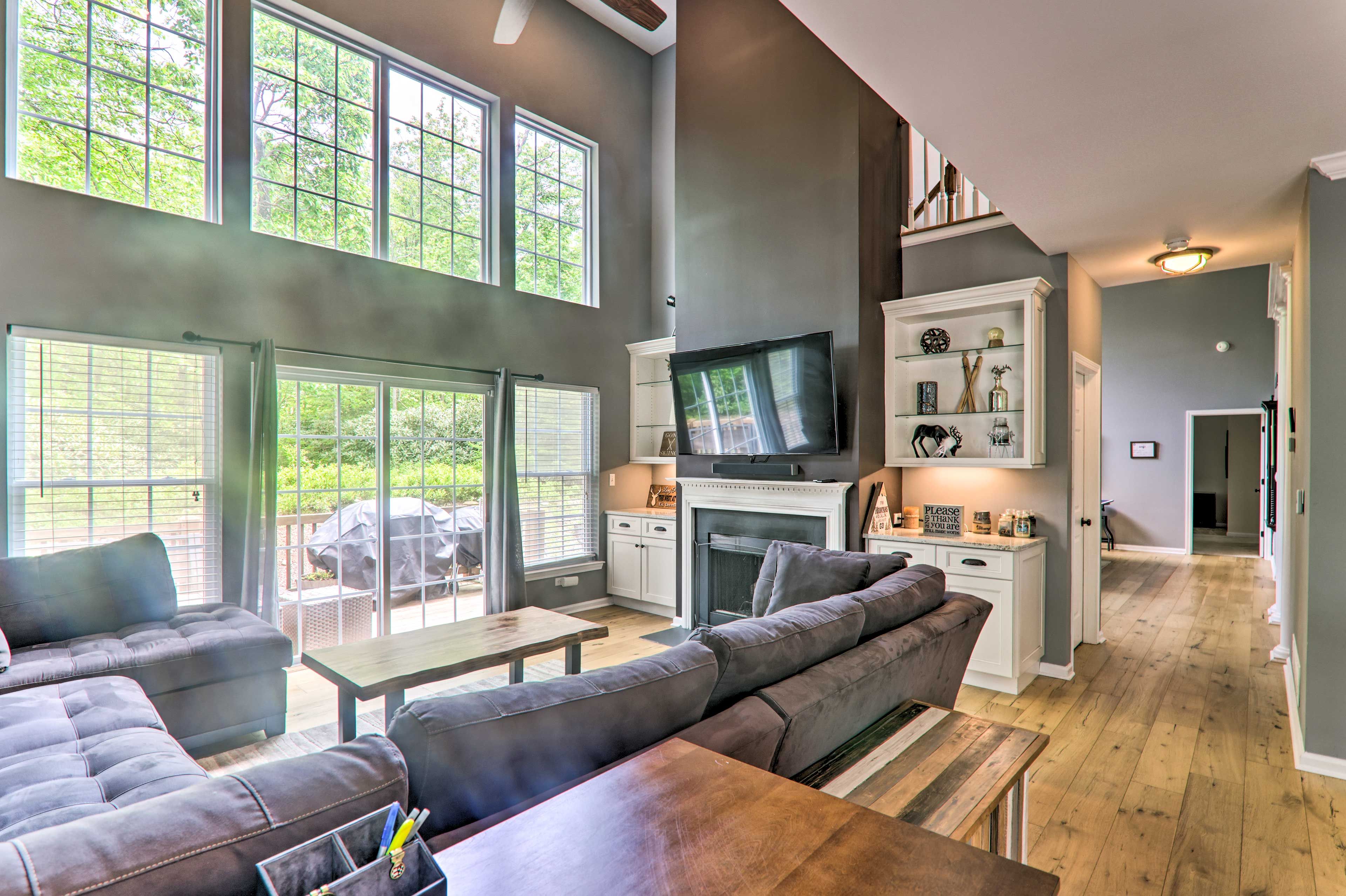 Living Area | Free WiFi | Central Heat & A/C