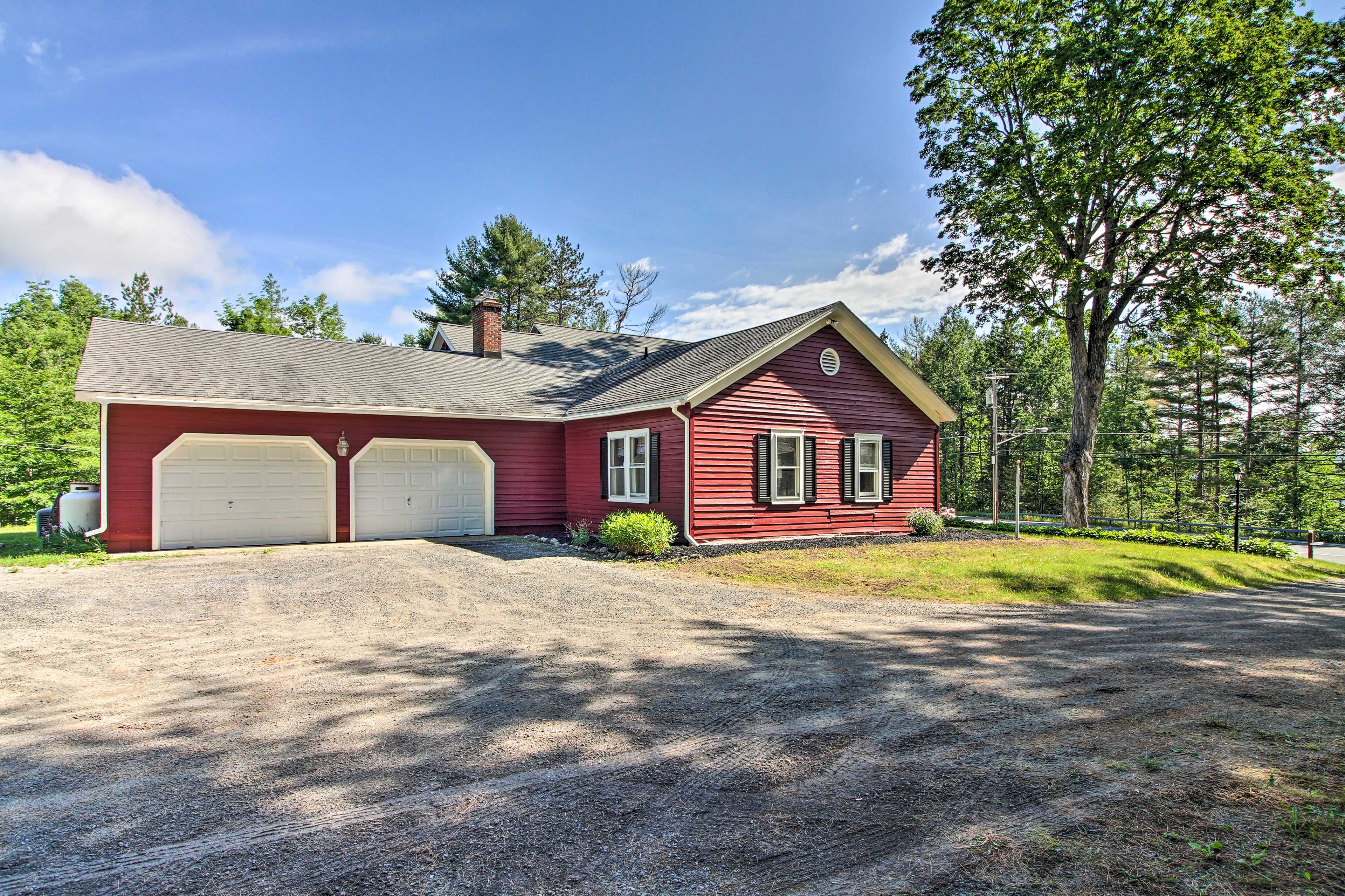 Parking | Driveway (2 Vehicles) | Garage (1 Vehicle)