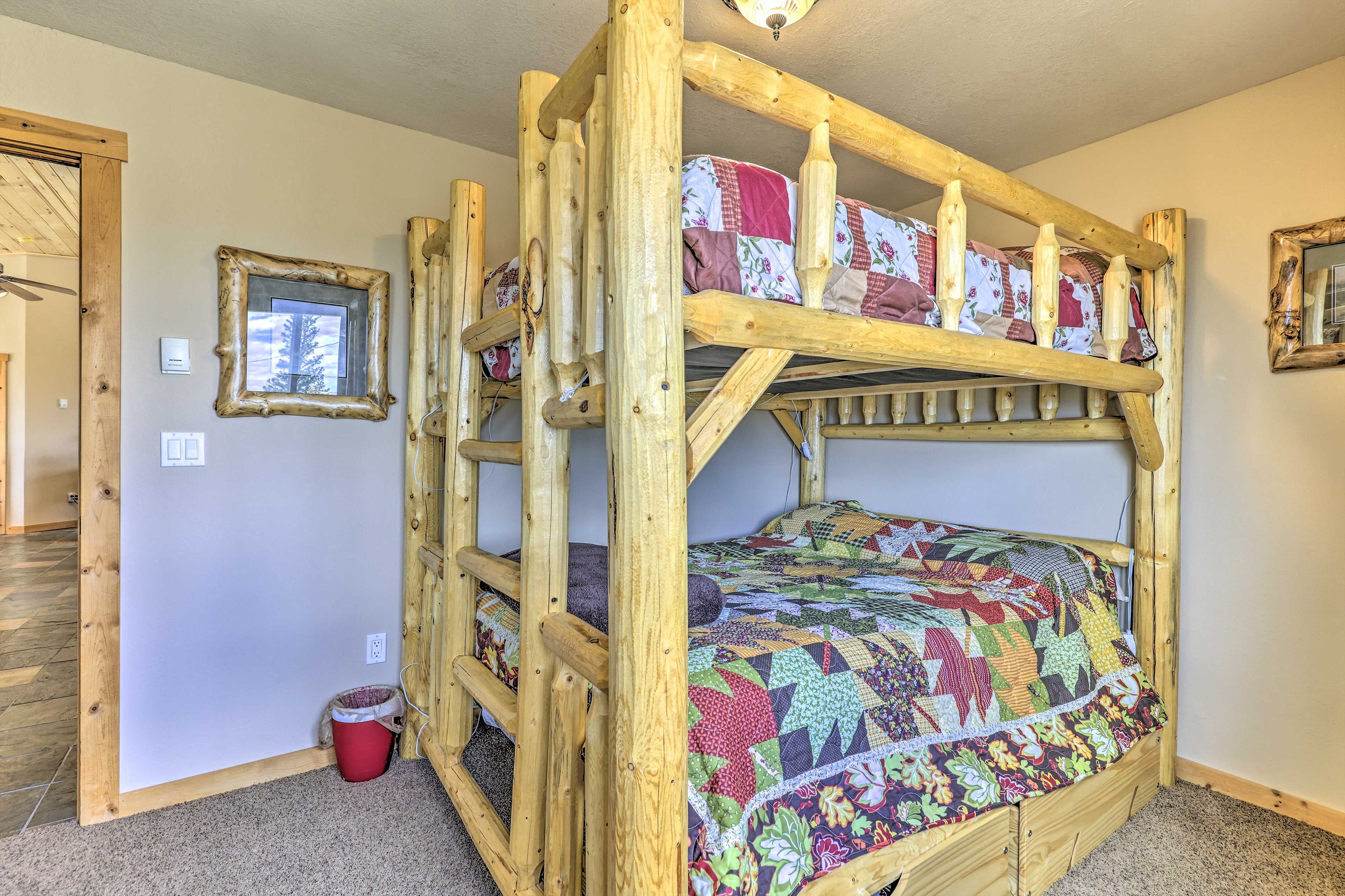 Bedroom 2 | Queen Bunk Bed
