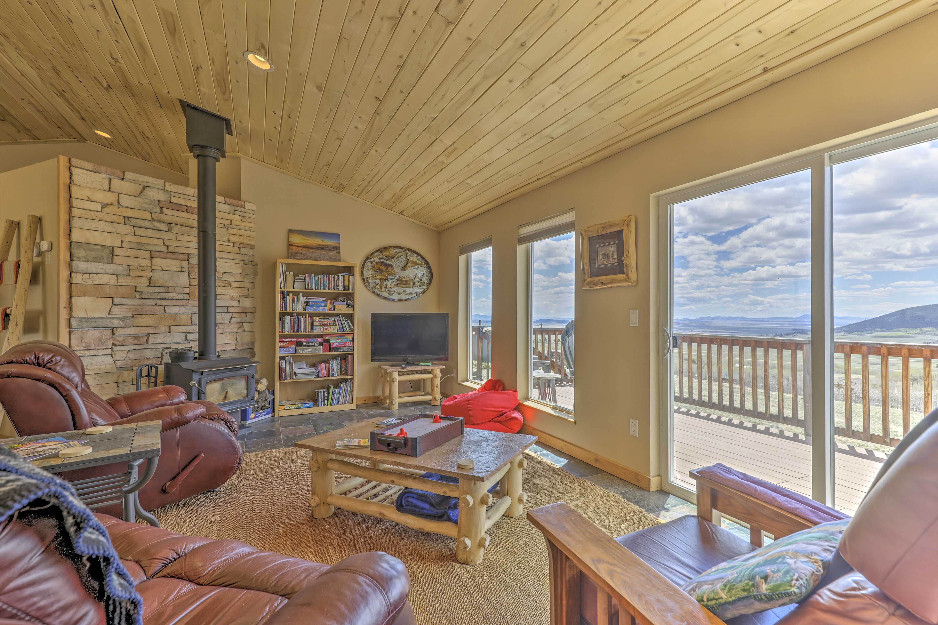 Fairplay Vacation Rental | 3BR | 2BA | Stairs Required | 1,620 Sq Ft