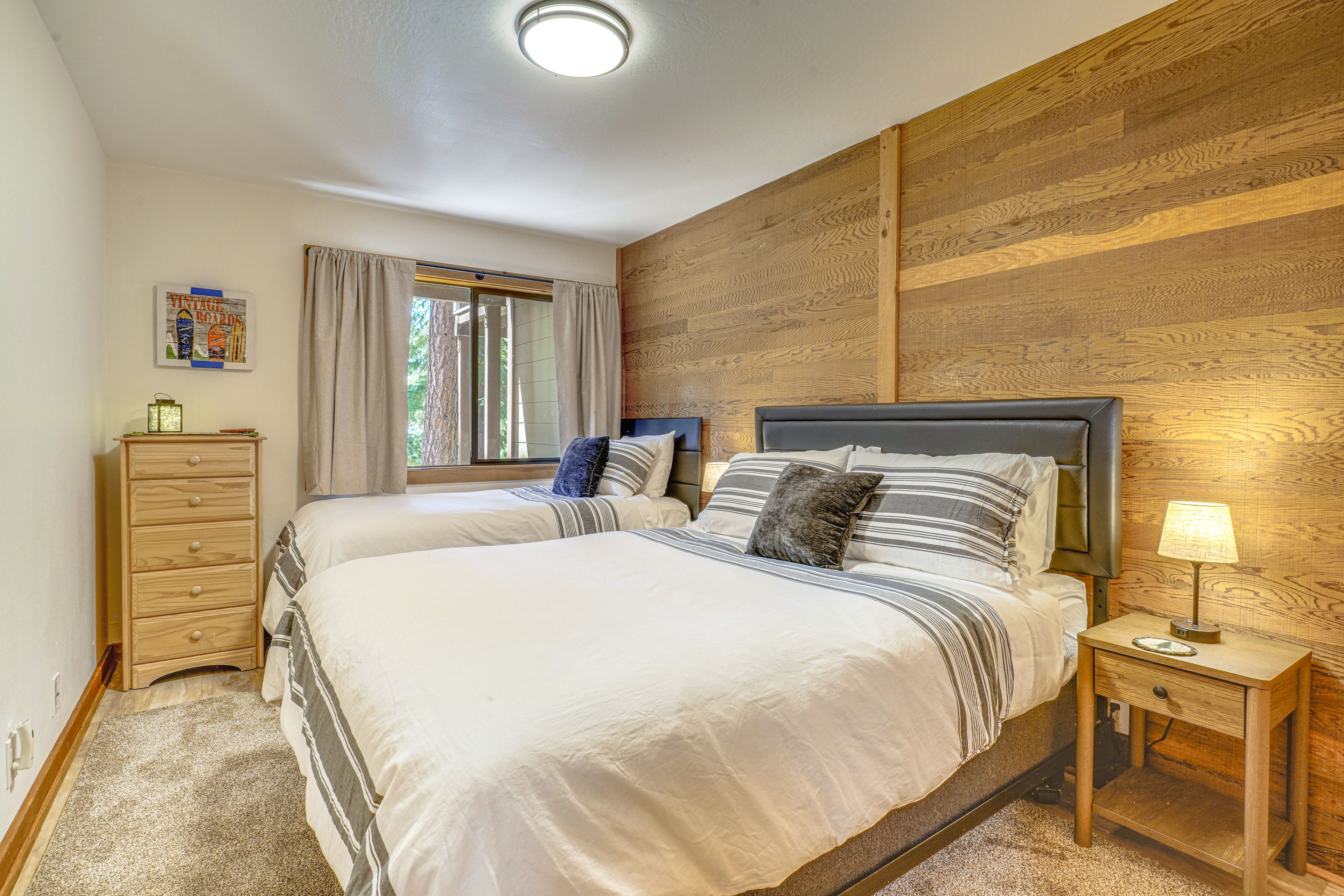 Bedroom 2 | Queen Bed | Twin Bed | Lower Level