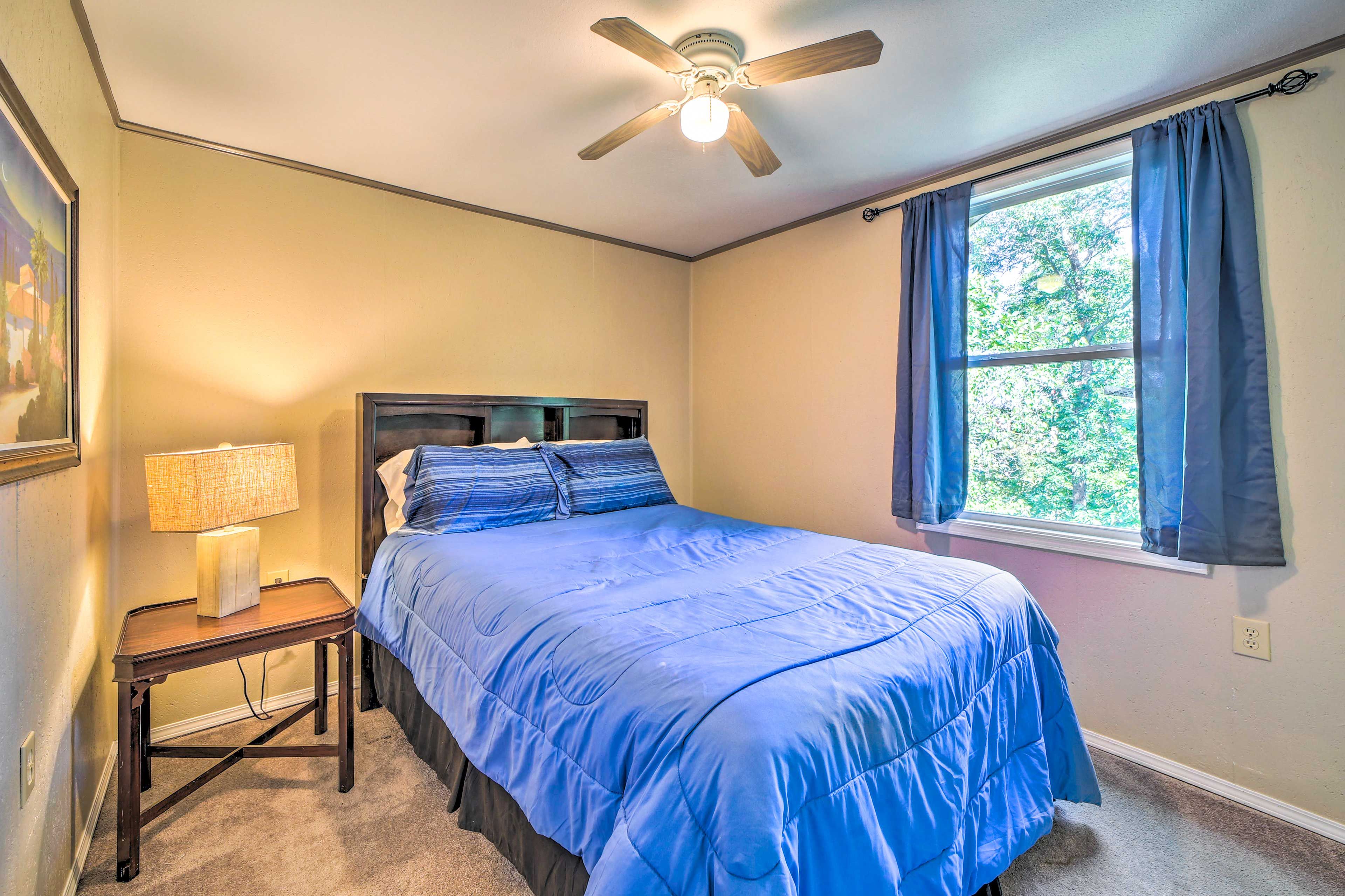 Bedroom 2 | Queen Bed