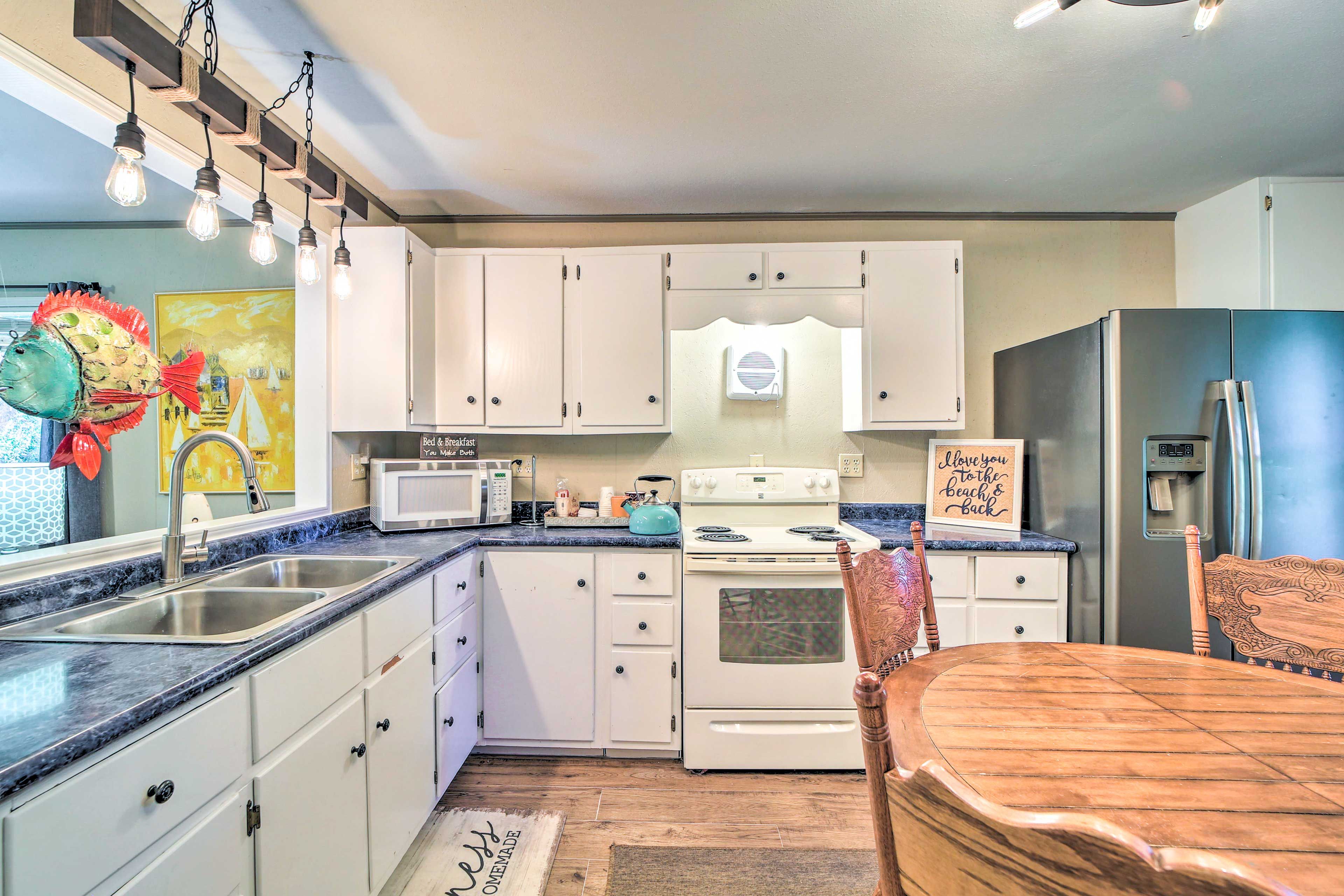 Kitchen | Well-Equipped | Toaster Oven | Coffee Maker