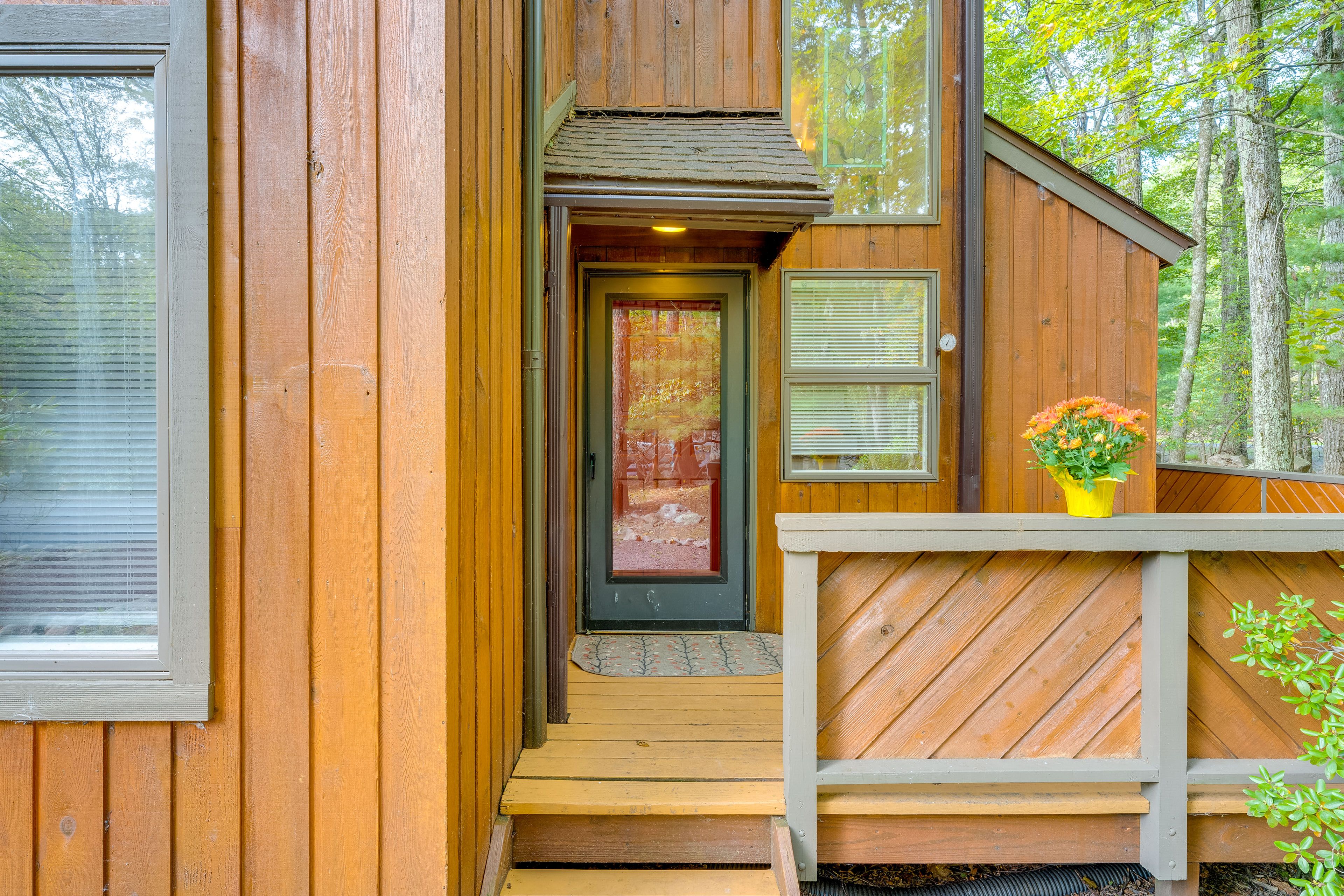 Front Entrance | Keyless Entry