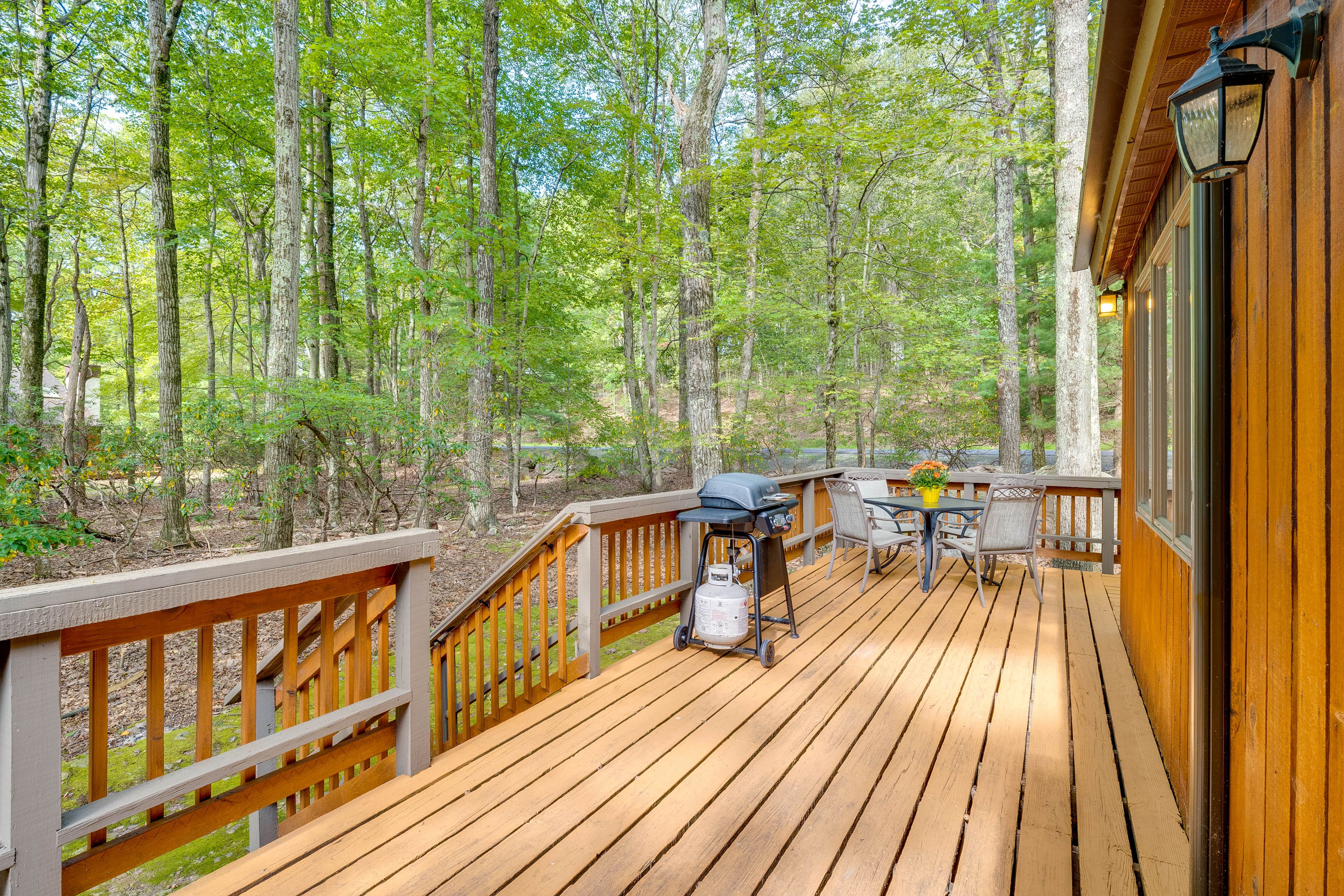 Wraparound Deck