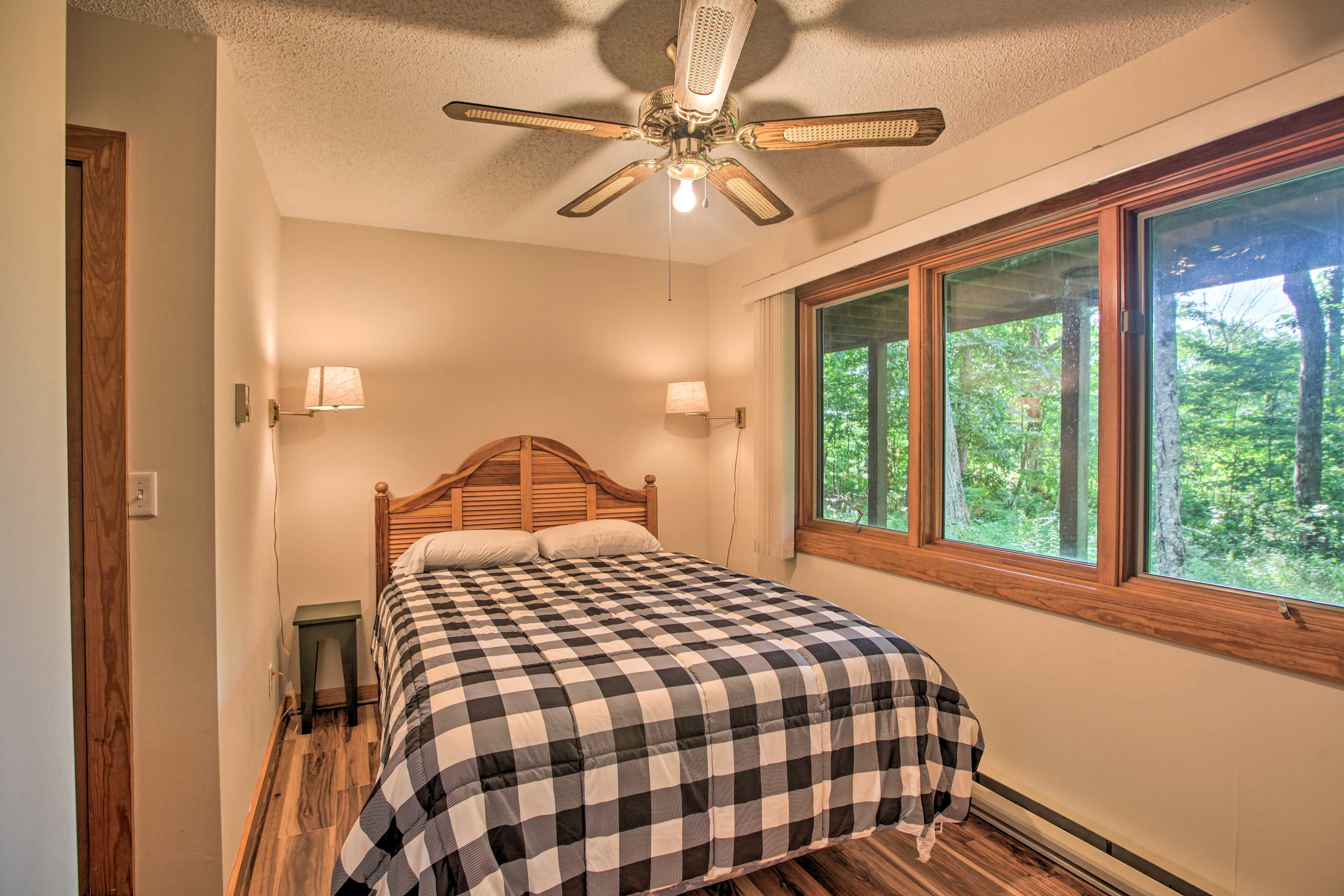 Bedroom 4 | Lower Level | Queen Bed