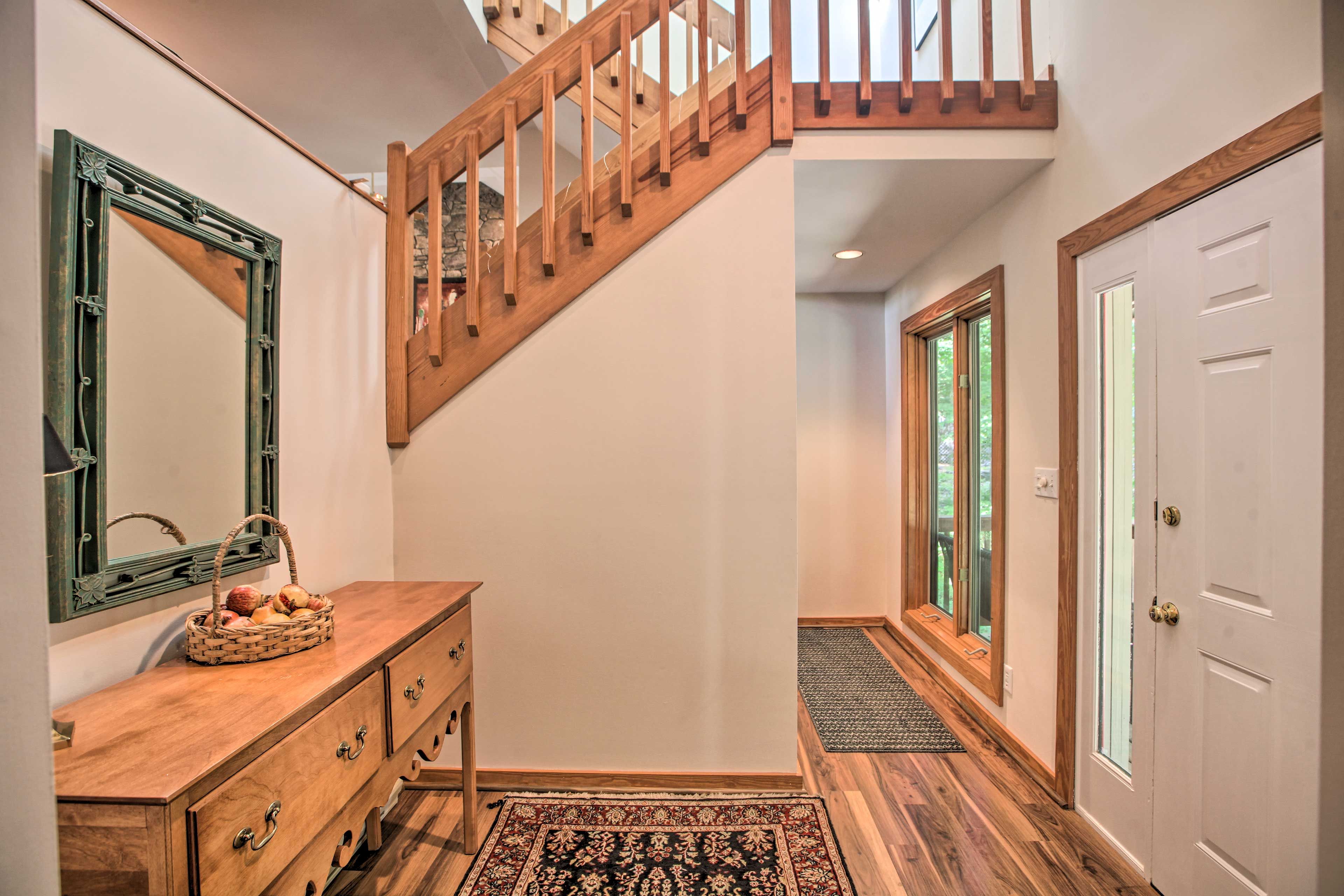Entryway | Free WiFi (High Speed)