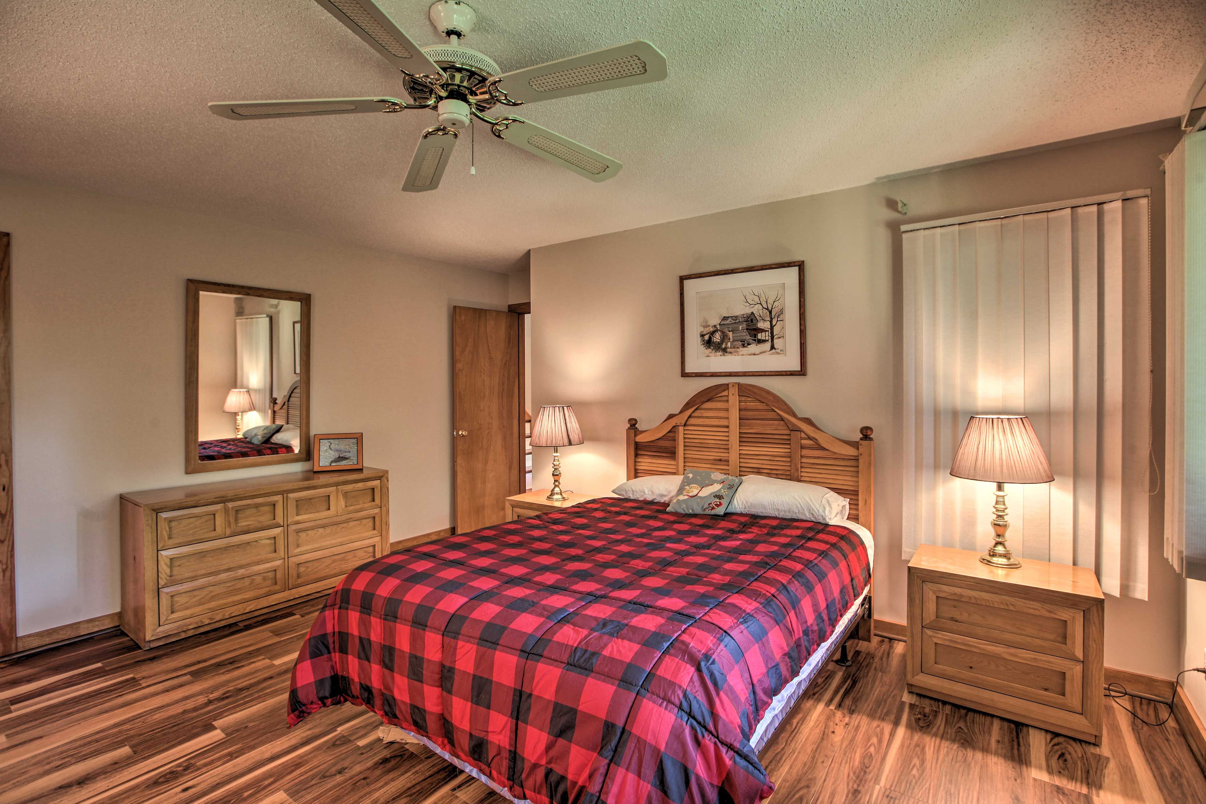 Bedroom 2 | Lower Level | Queen Bed | Sleeper Sofa