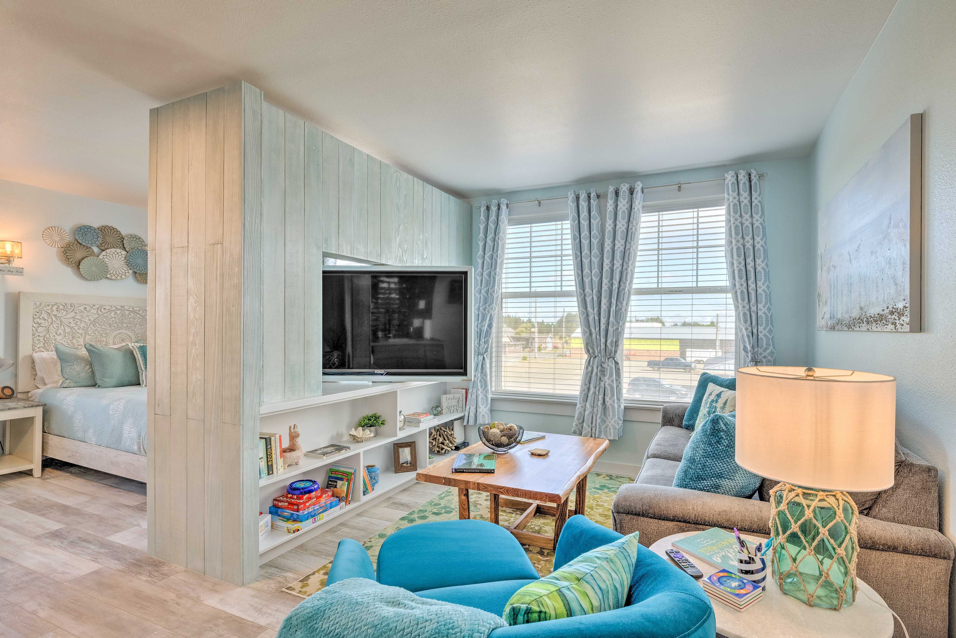 Long Beach Vacation Rental | Studio | 1BA | Stairs Required | 500 Sq Ft