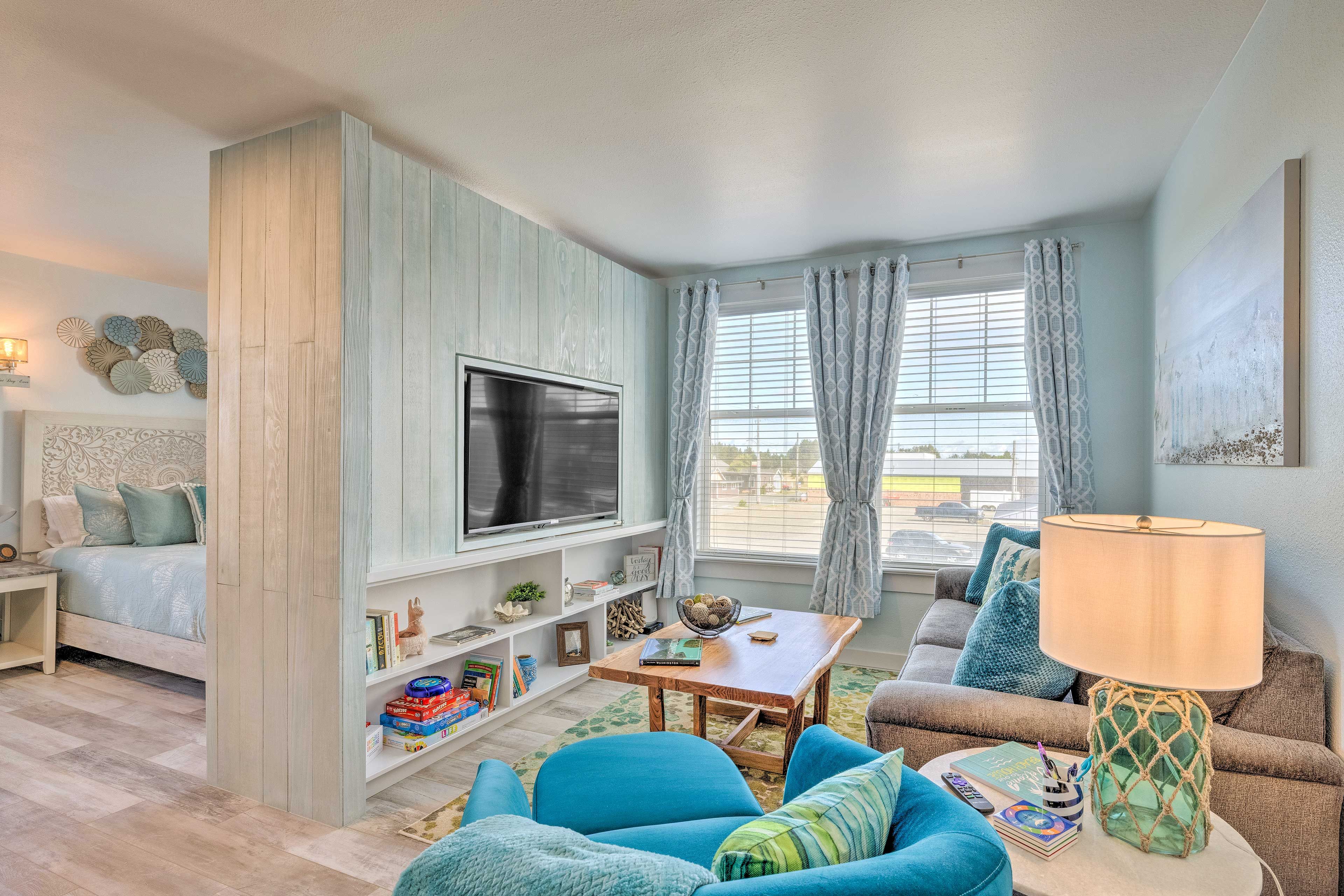 Living Room | Smart TV | Sleeper Sofa | Books | Board Games | Free WiFi