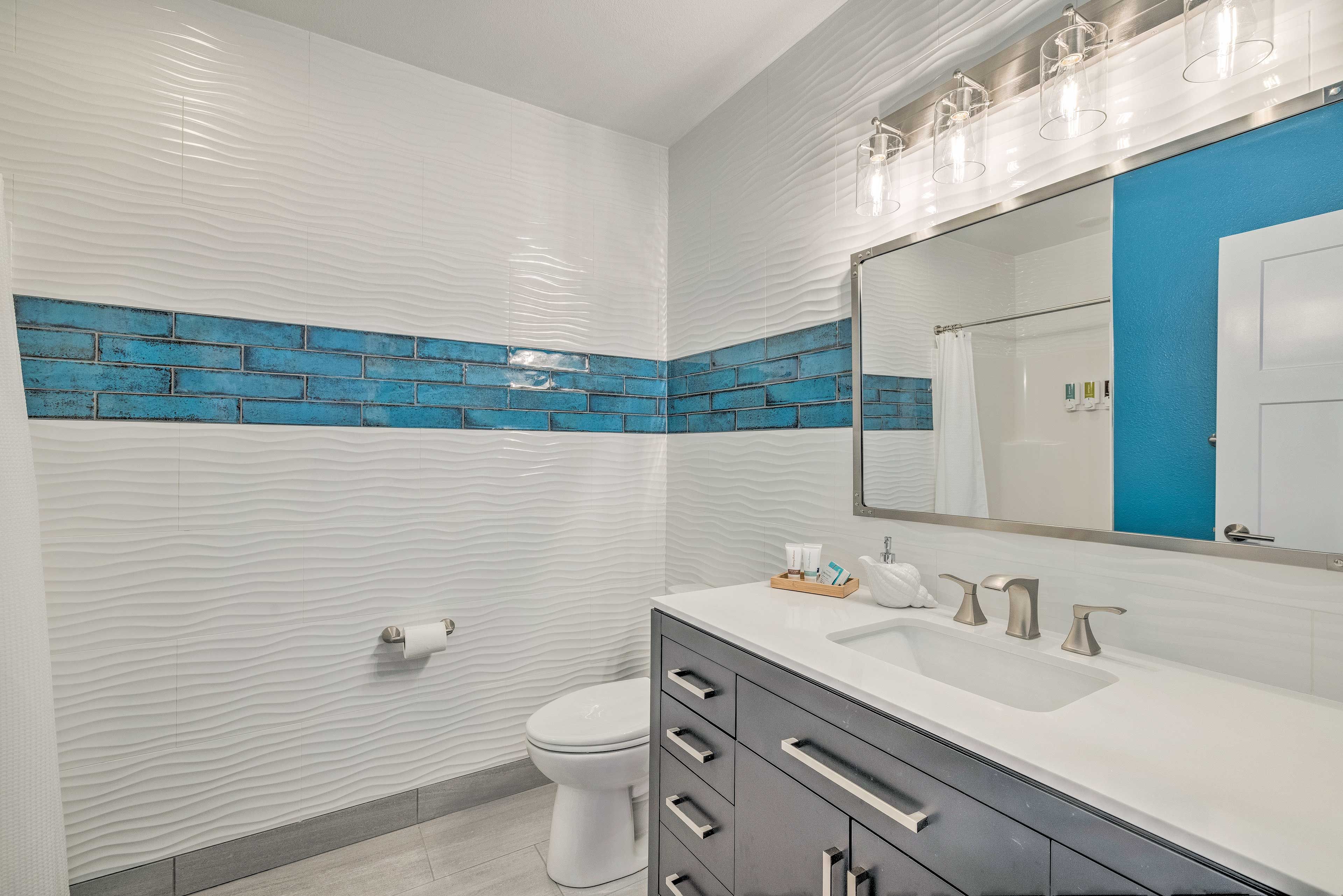 Full Bathroom | Walk-In Shower