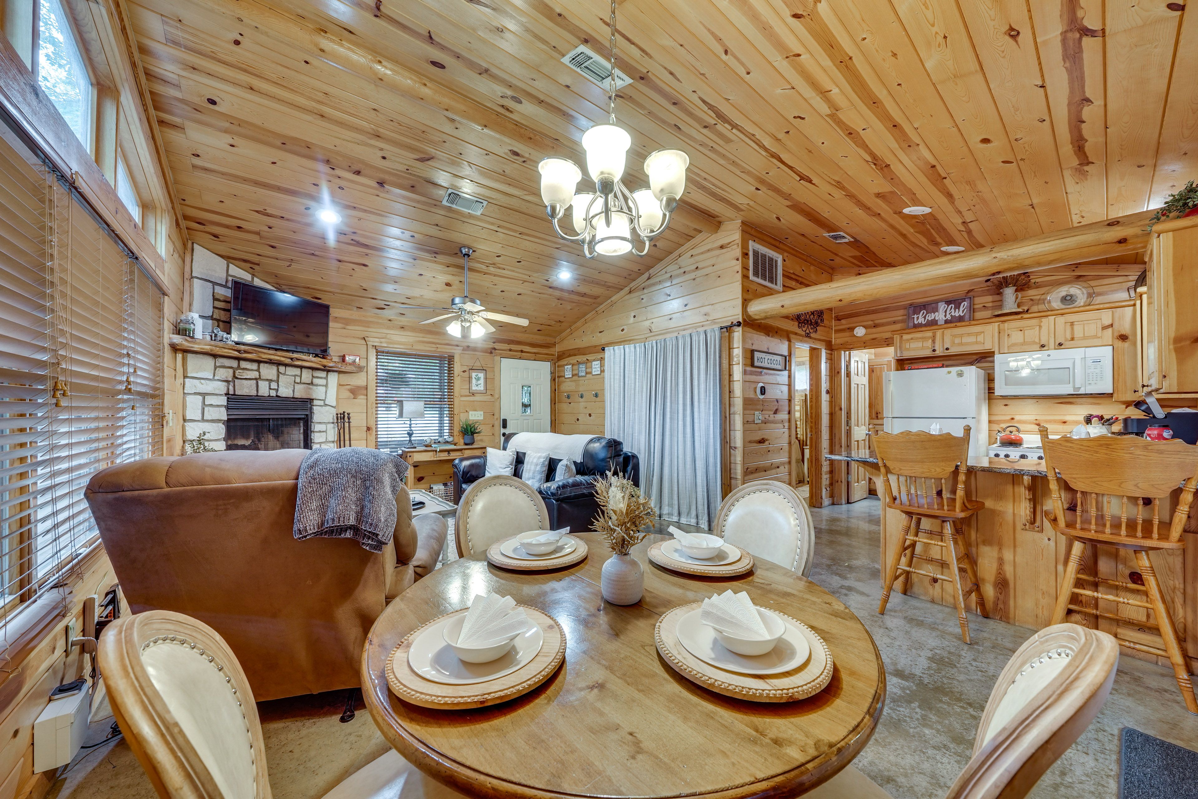 Dining Space | Dishware/Flatware