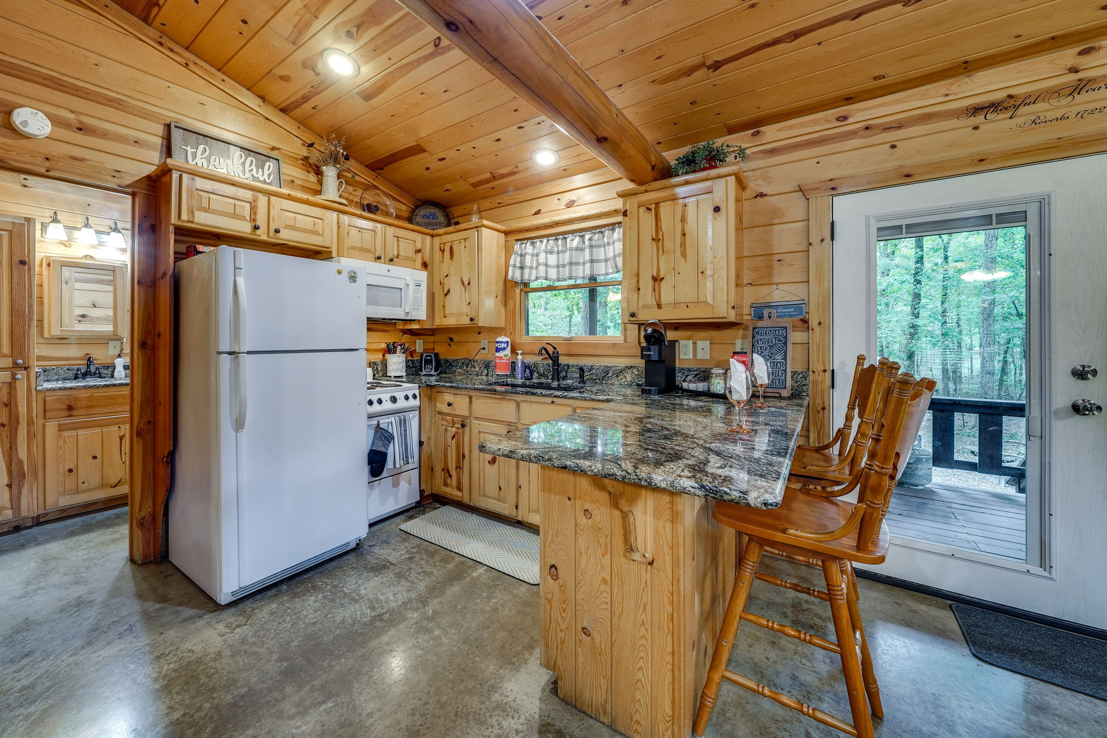 Kitchen | Fully Equipped w/ Cooking Basics