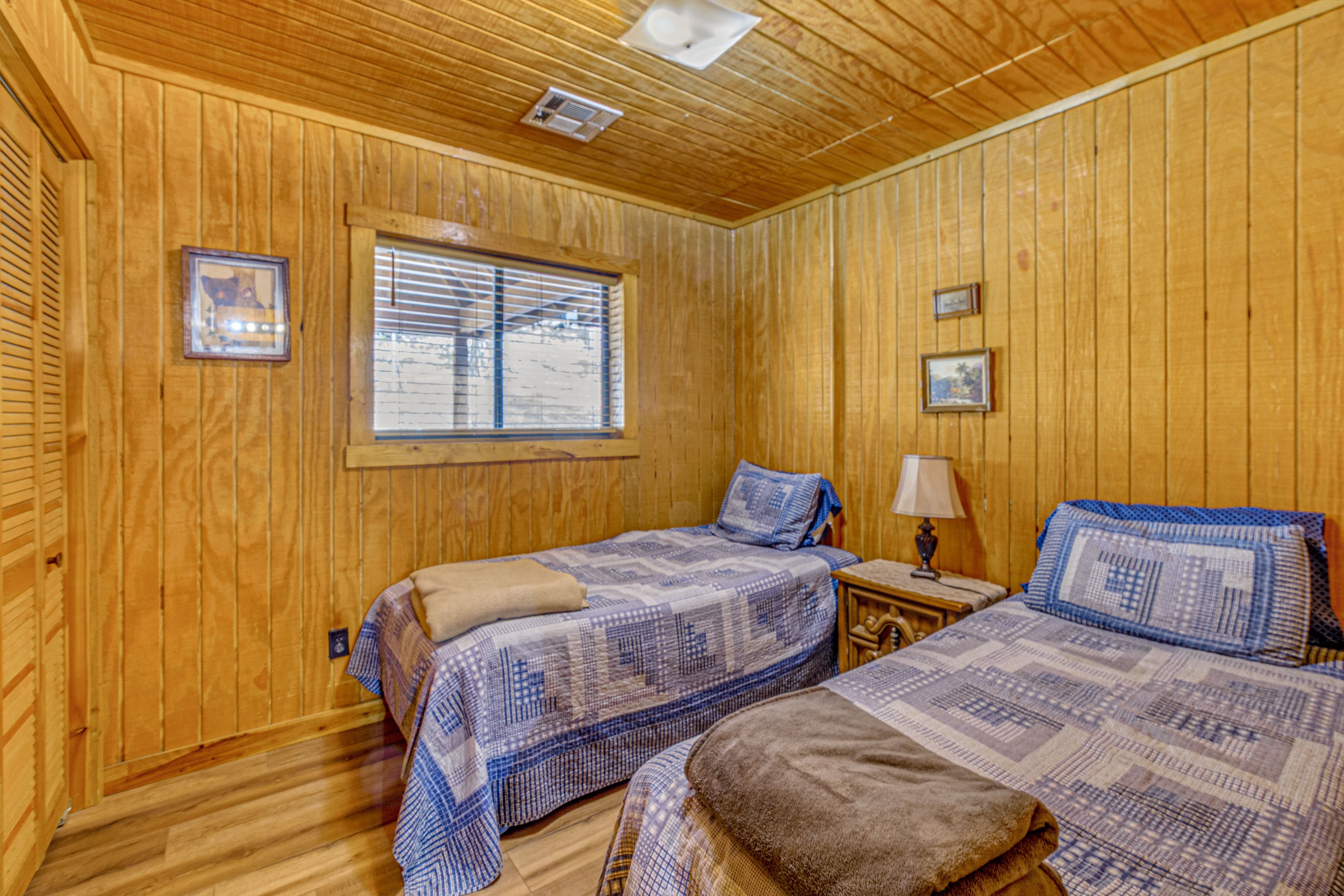 Bedroom 3 | 2 Twin Beds