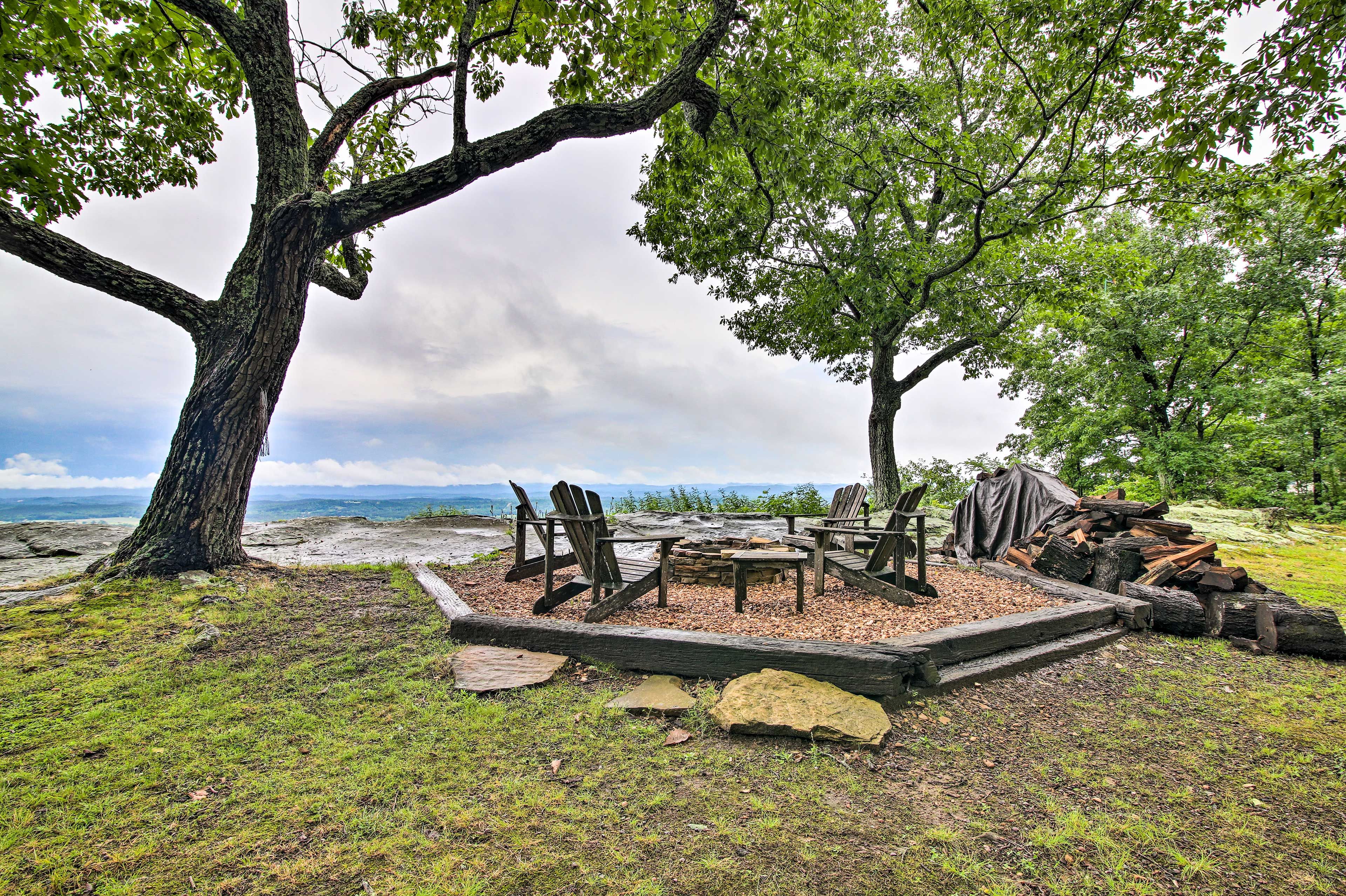 House Exterior | Wood-Burning Fire Pit