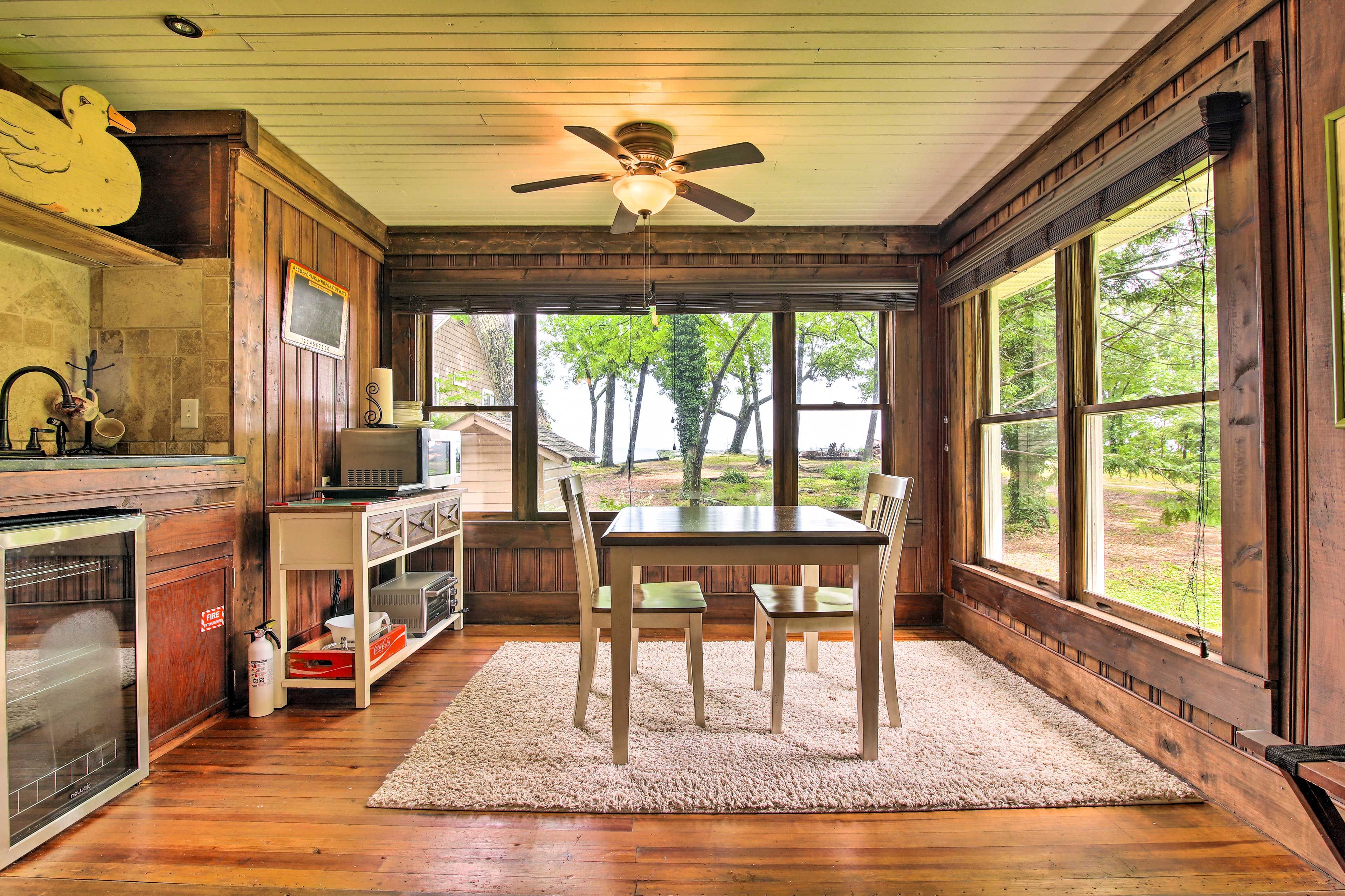 Guest House | Kitchenette | Microwave | Toaster Oven