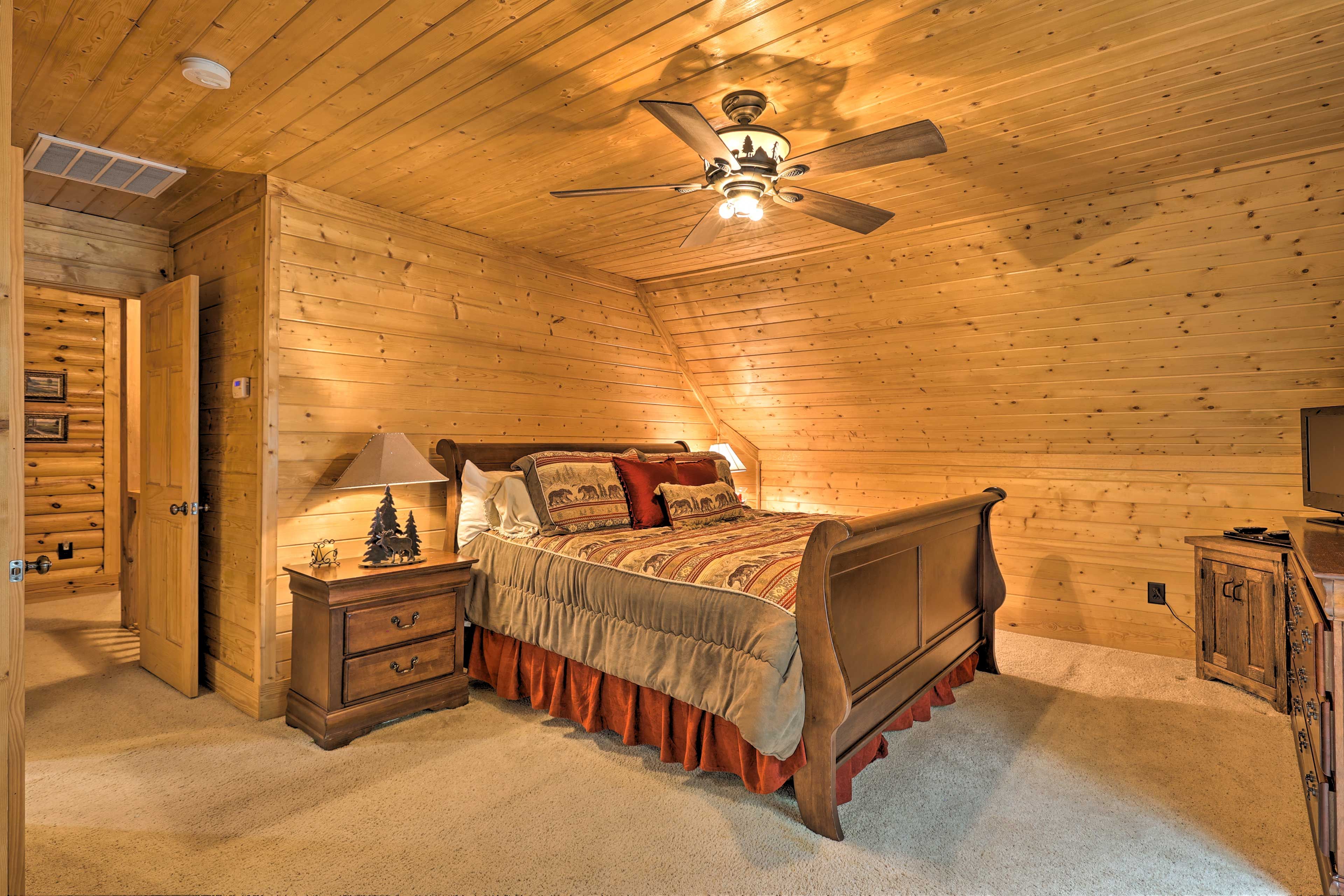 Bedroom 1 | King Bed | 2nd Floor