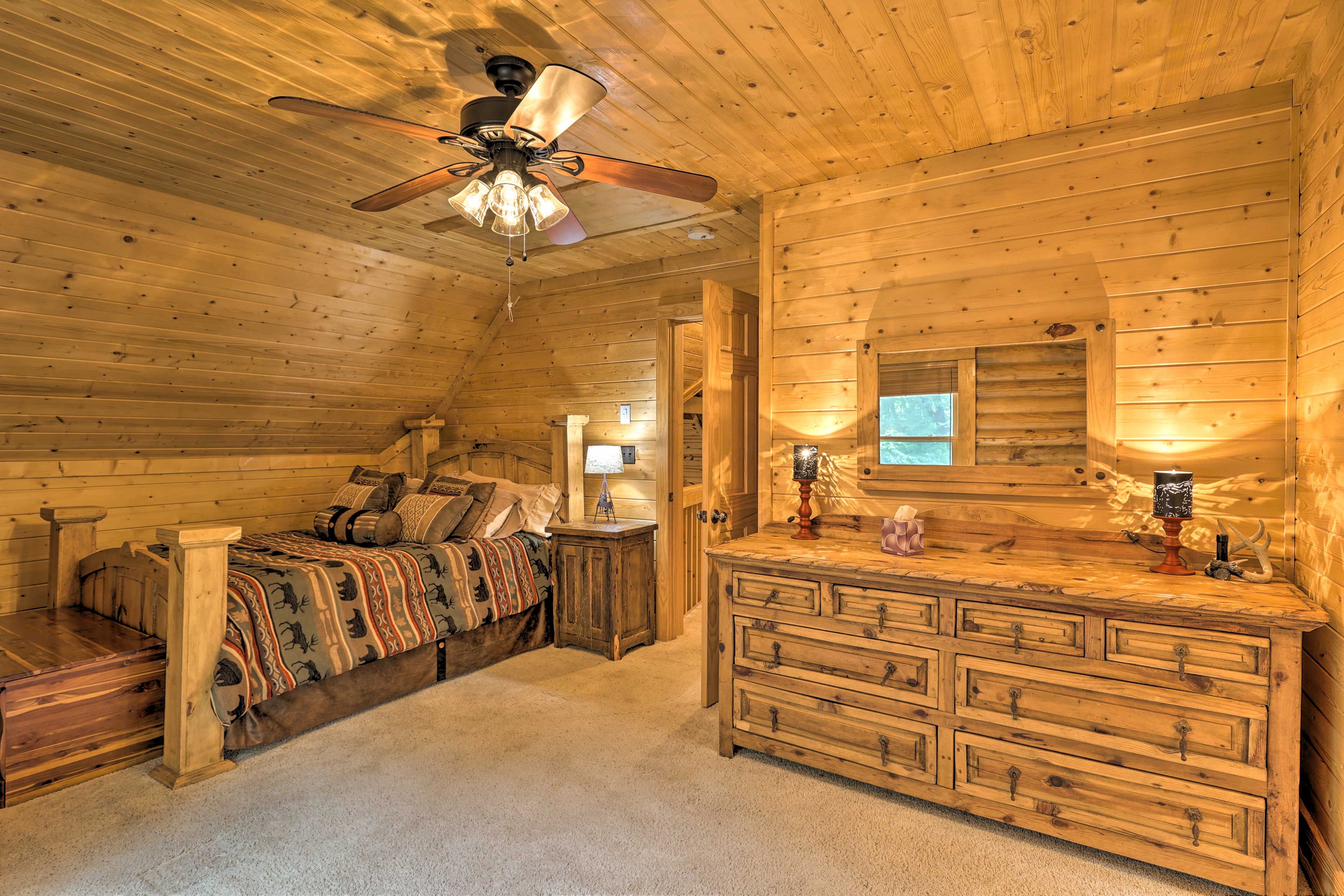 Bedroom 4 | Queen Bed | 2nd Floor