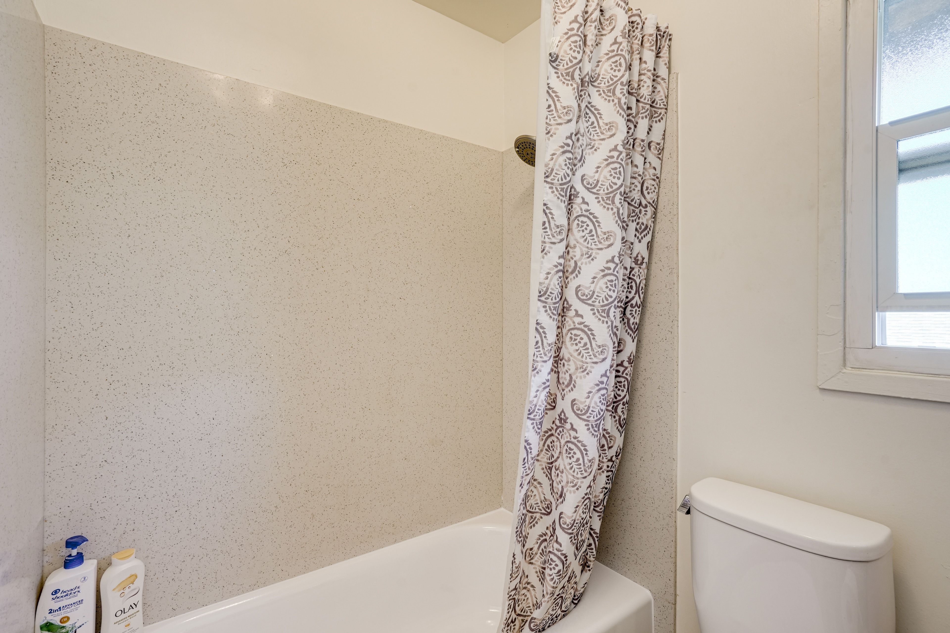 Full Bathroom | 2nd Floor