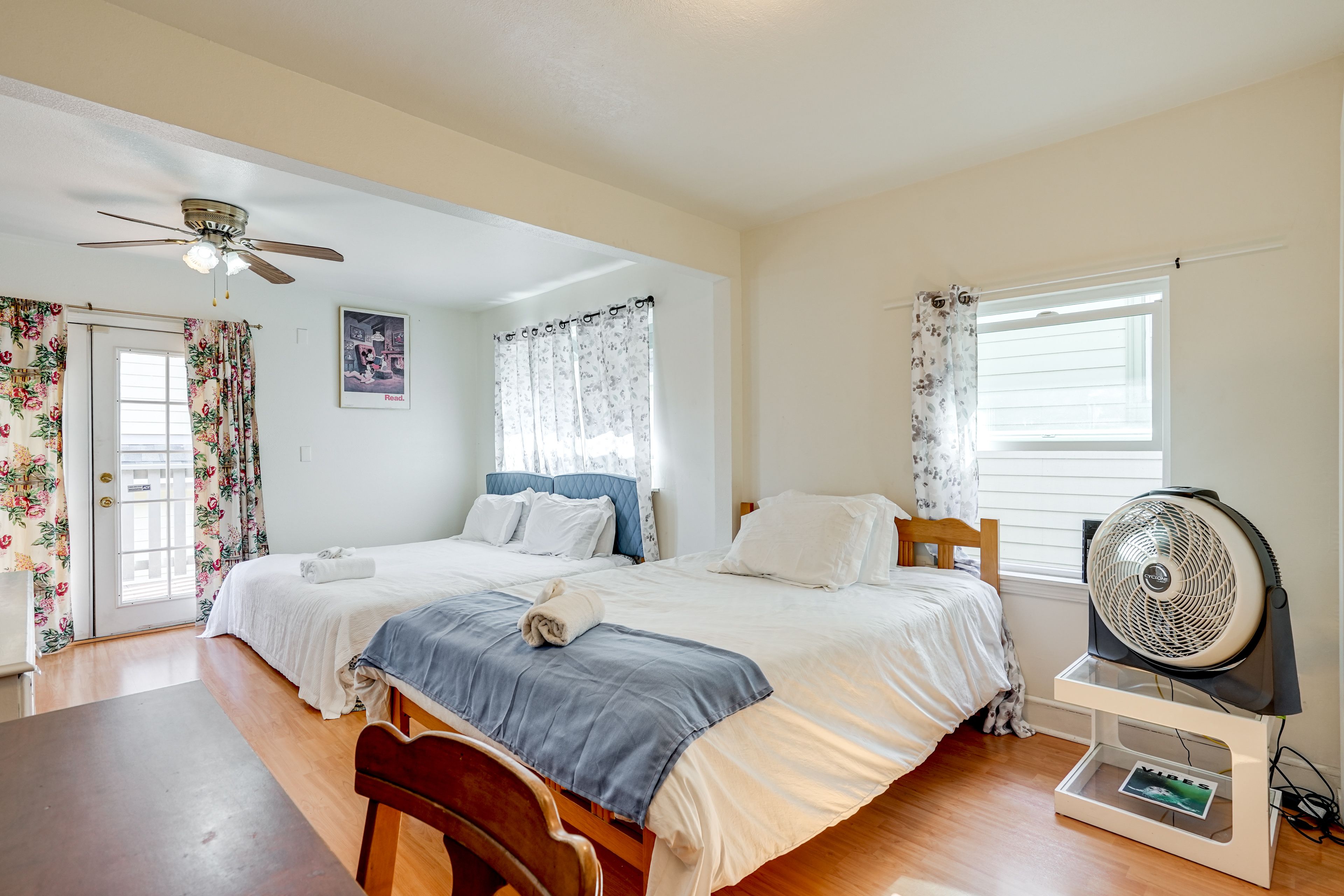 Bedroom 6 | Full Bed | 2 Twin Beds (Convertible to King Bed) | 2nd Floor