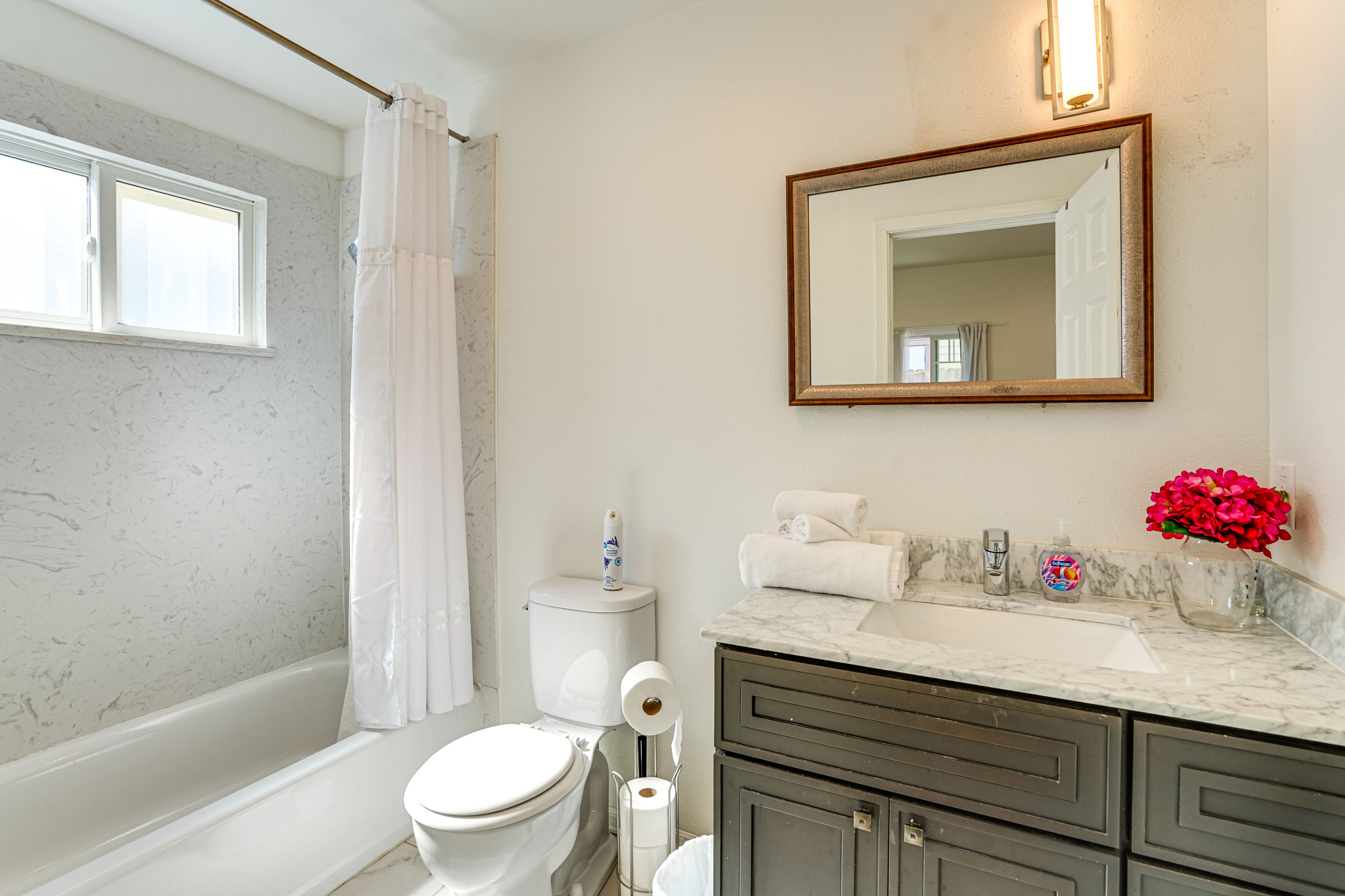Bathroom | 1st Floor