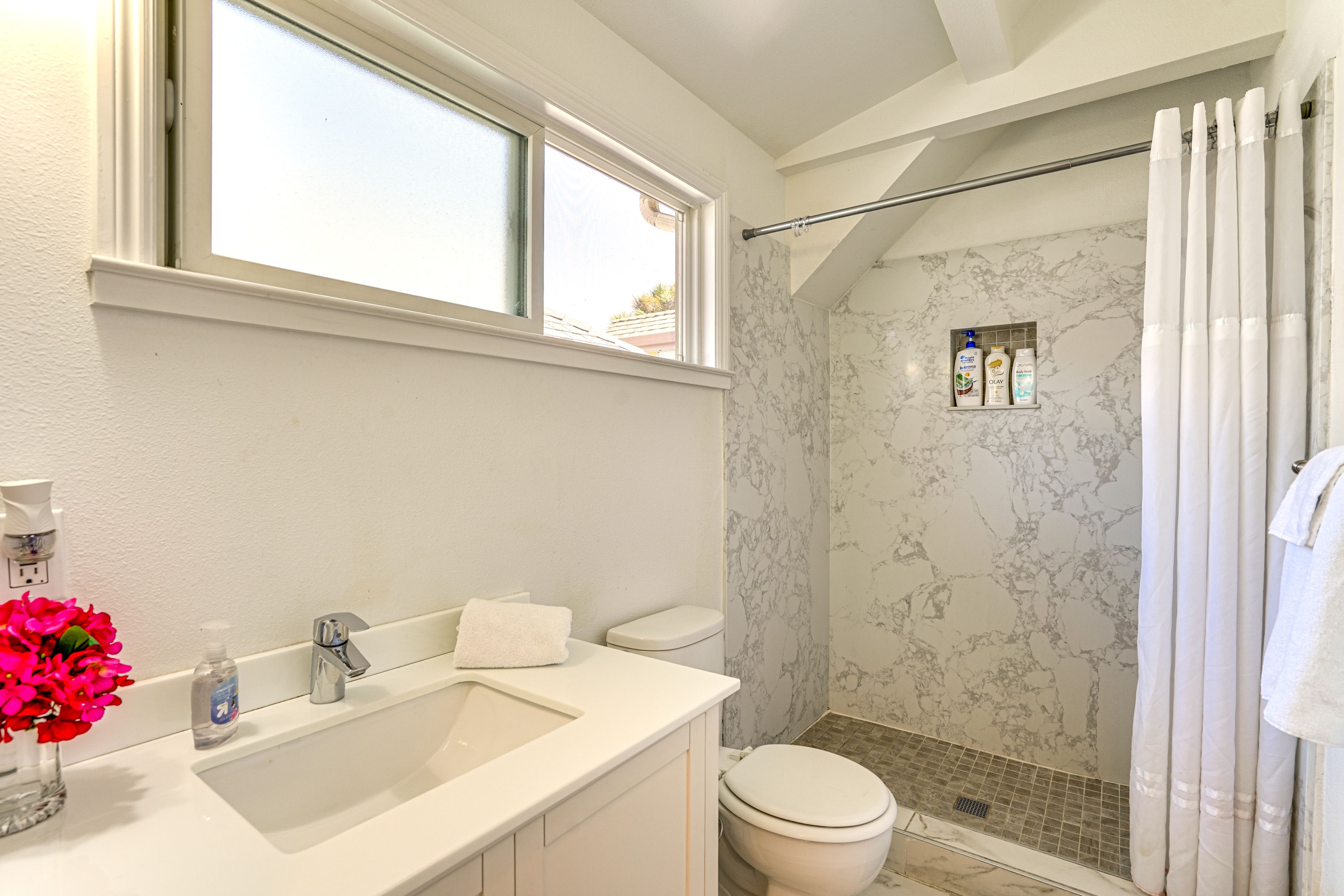 Bathroom | Towels Provided | 2nd Floor
