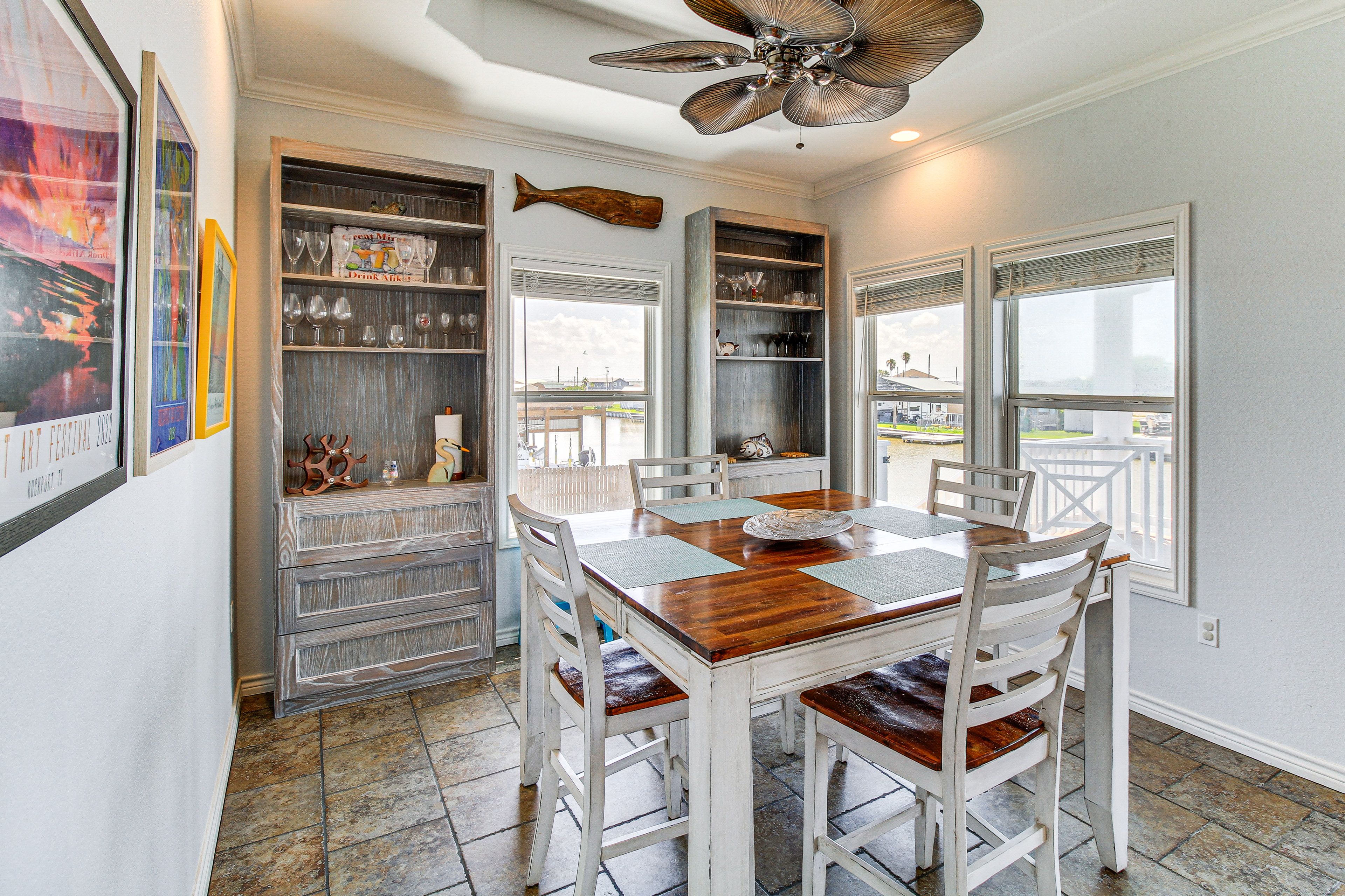 Dining Area | Dishes & Flatware Provided