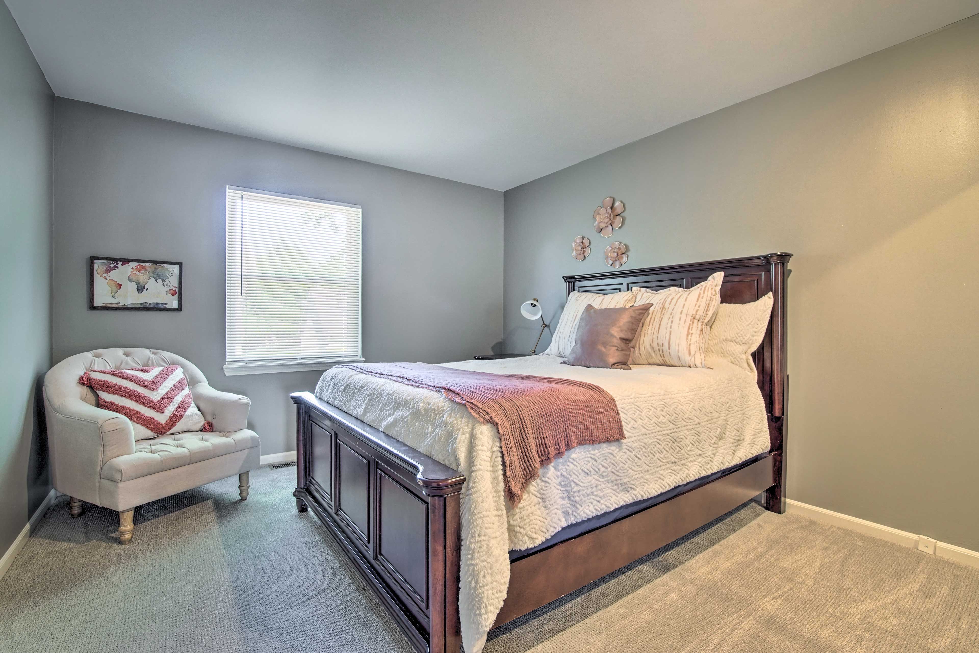 Bedroom 2 | Queen Bed