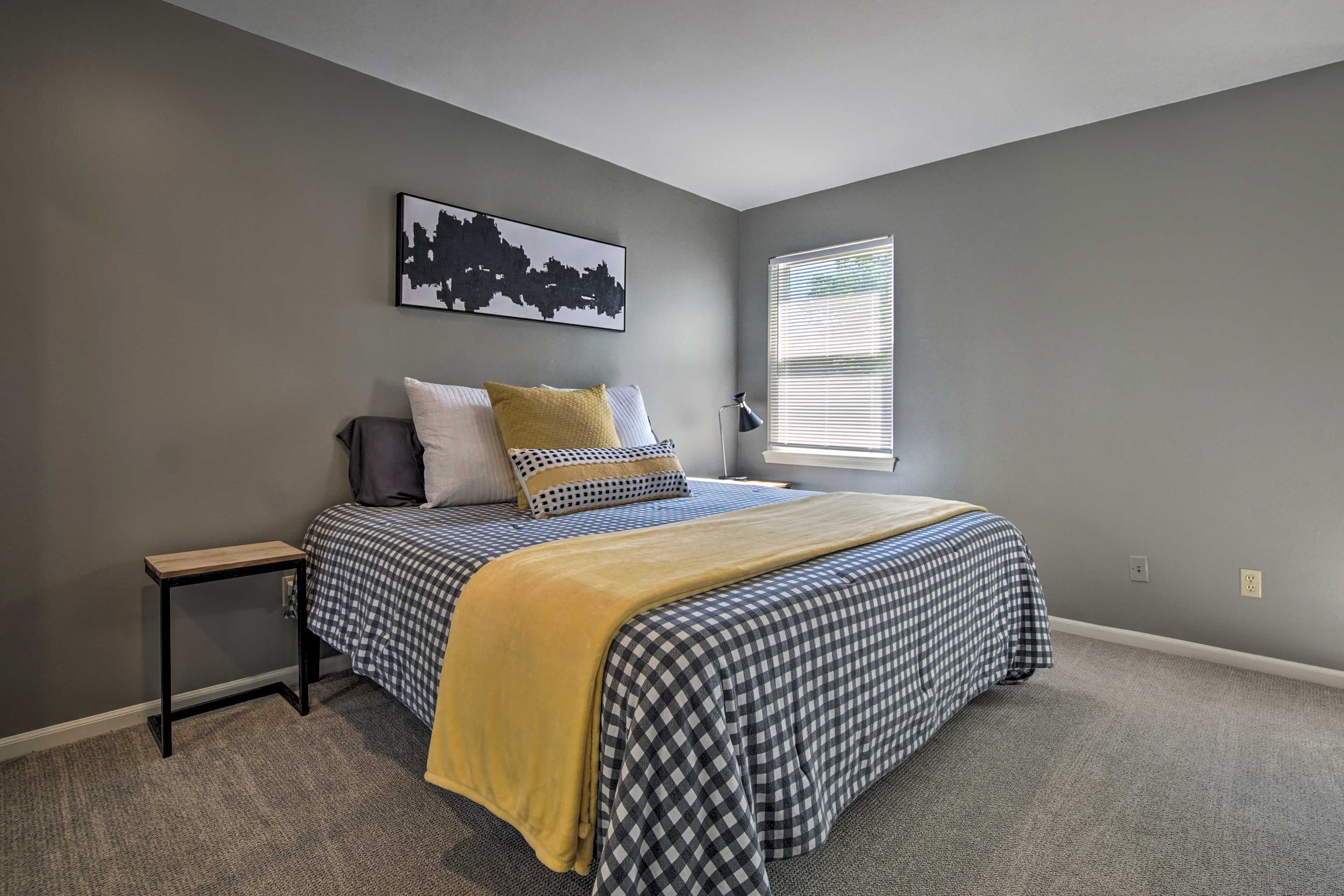 Bedroom 1 | King Bed