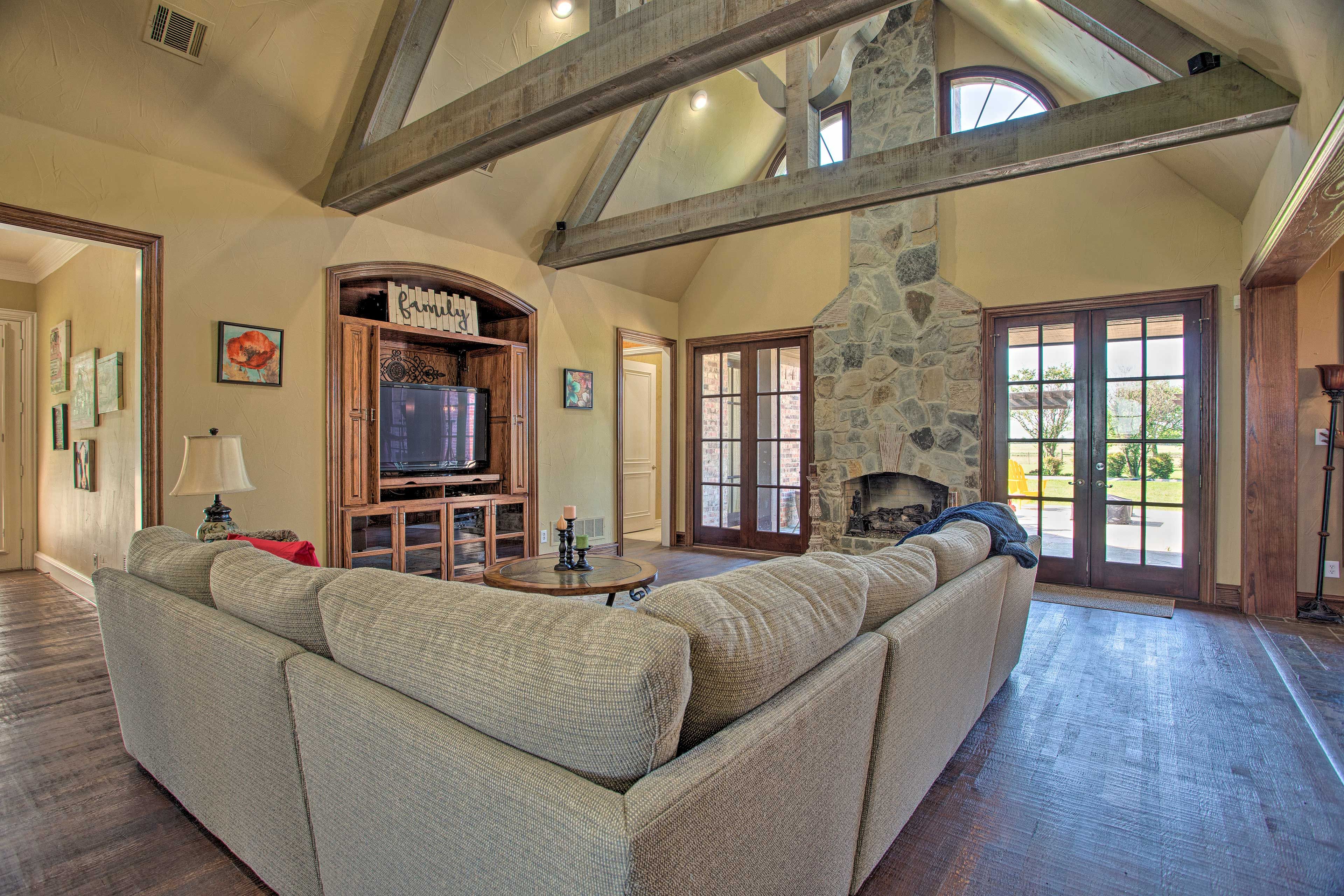 Living Room | Smart TV