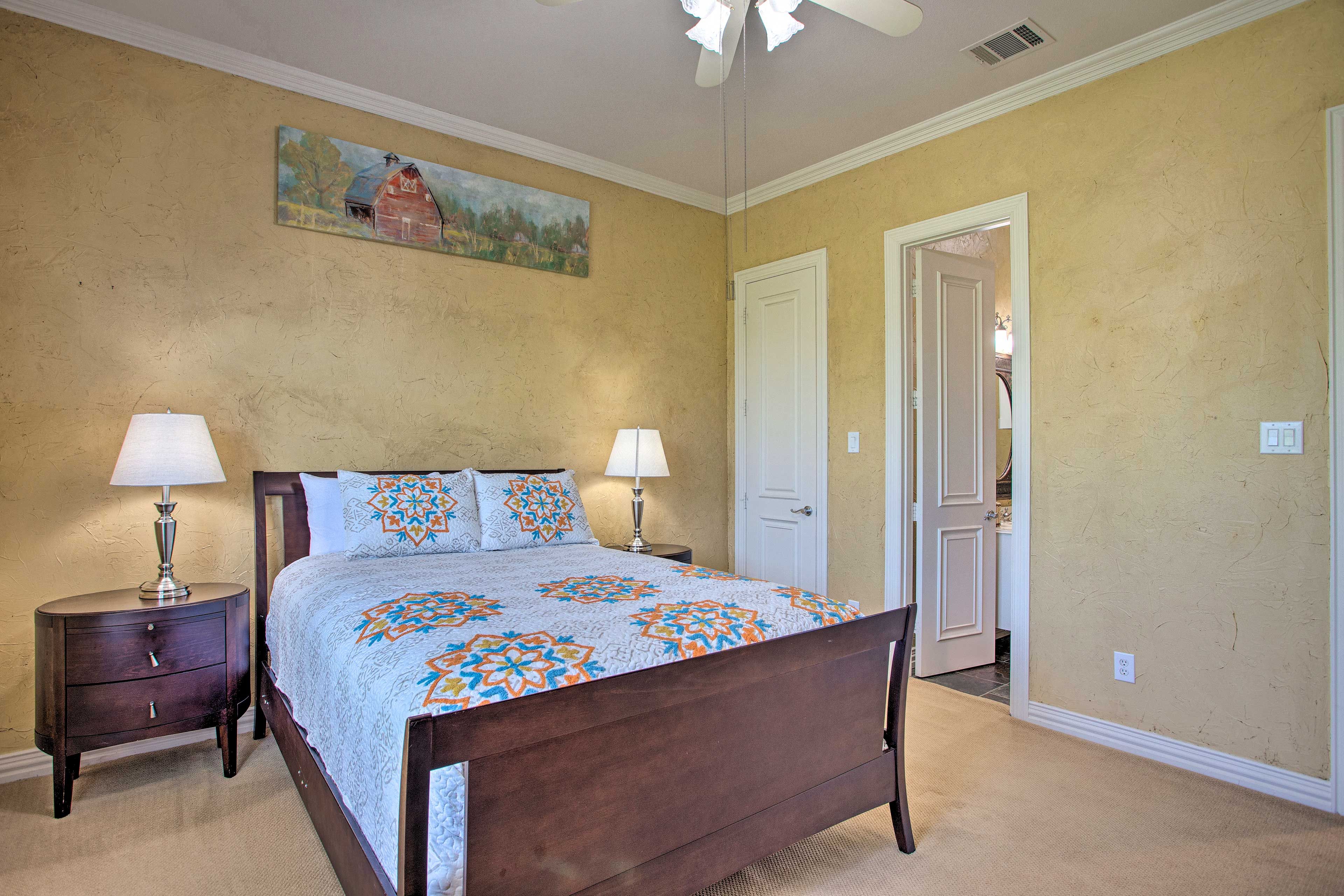 Bedroom 2 | Queen Bed | En-Suite Bath
