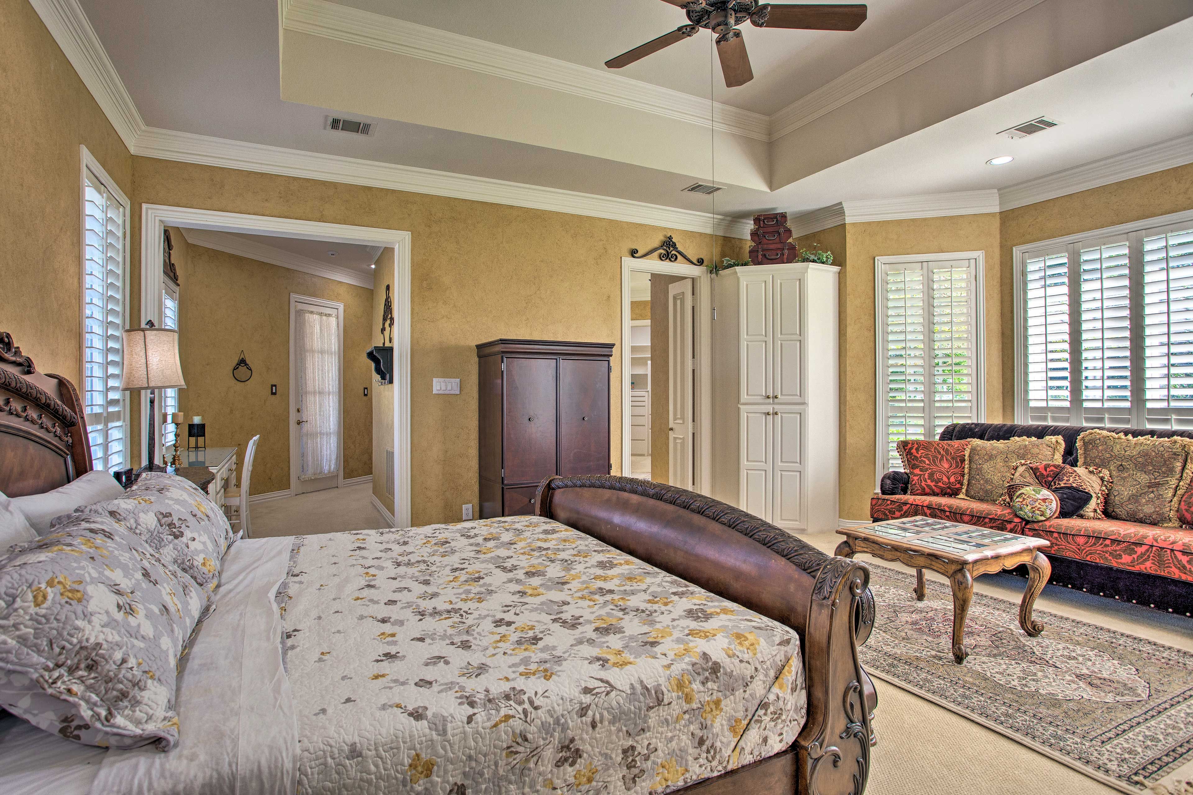 Bedroom 1 | King Bed | En-Suite Bath