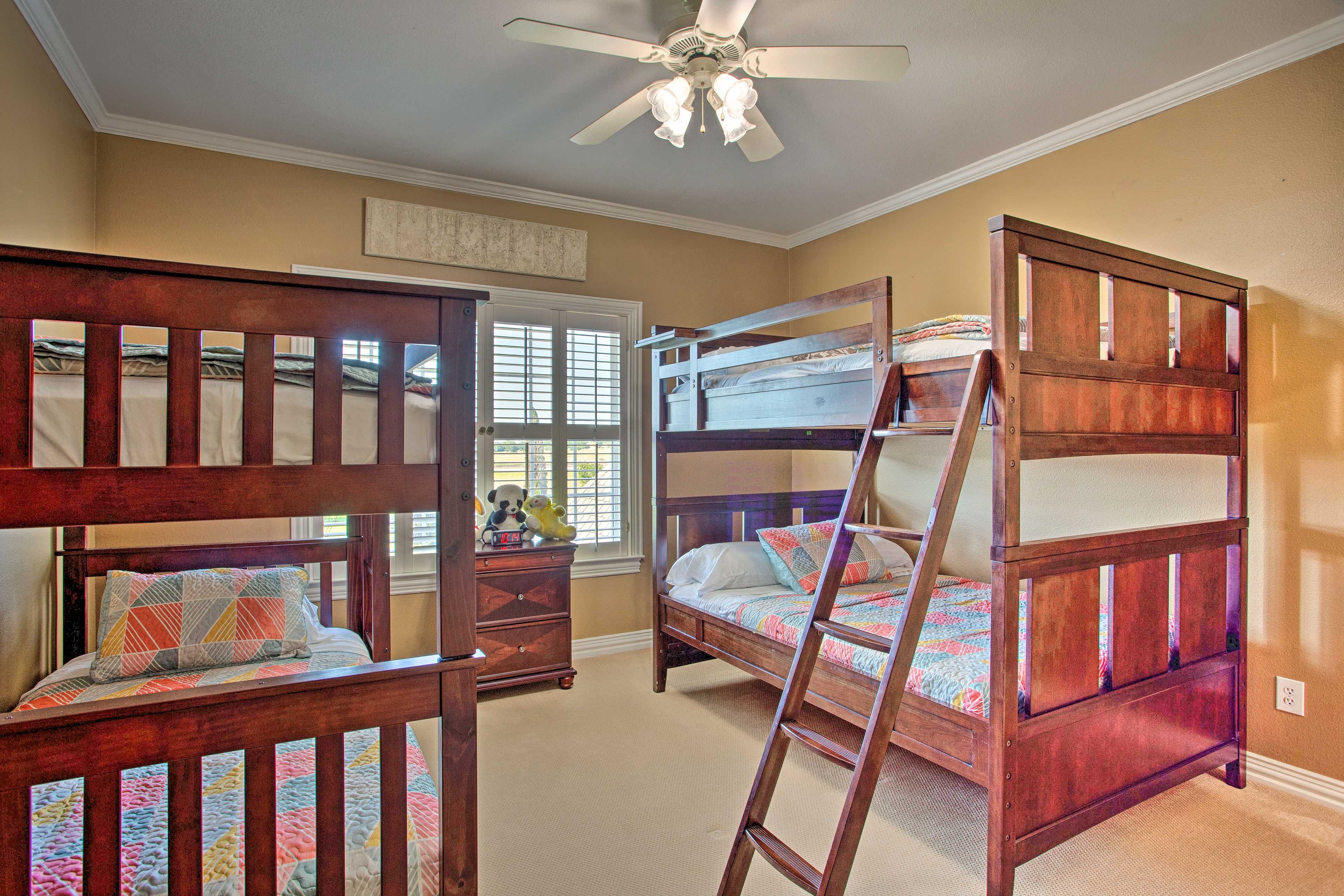 Bedroom 3 | 2 Twin/Full Bunk Beds