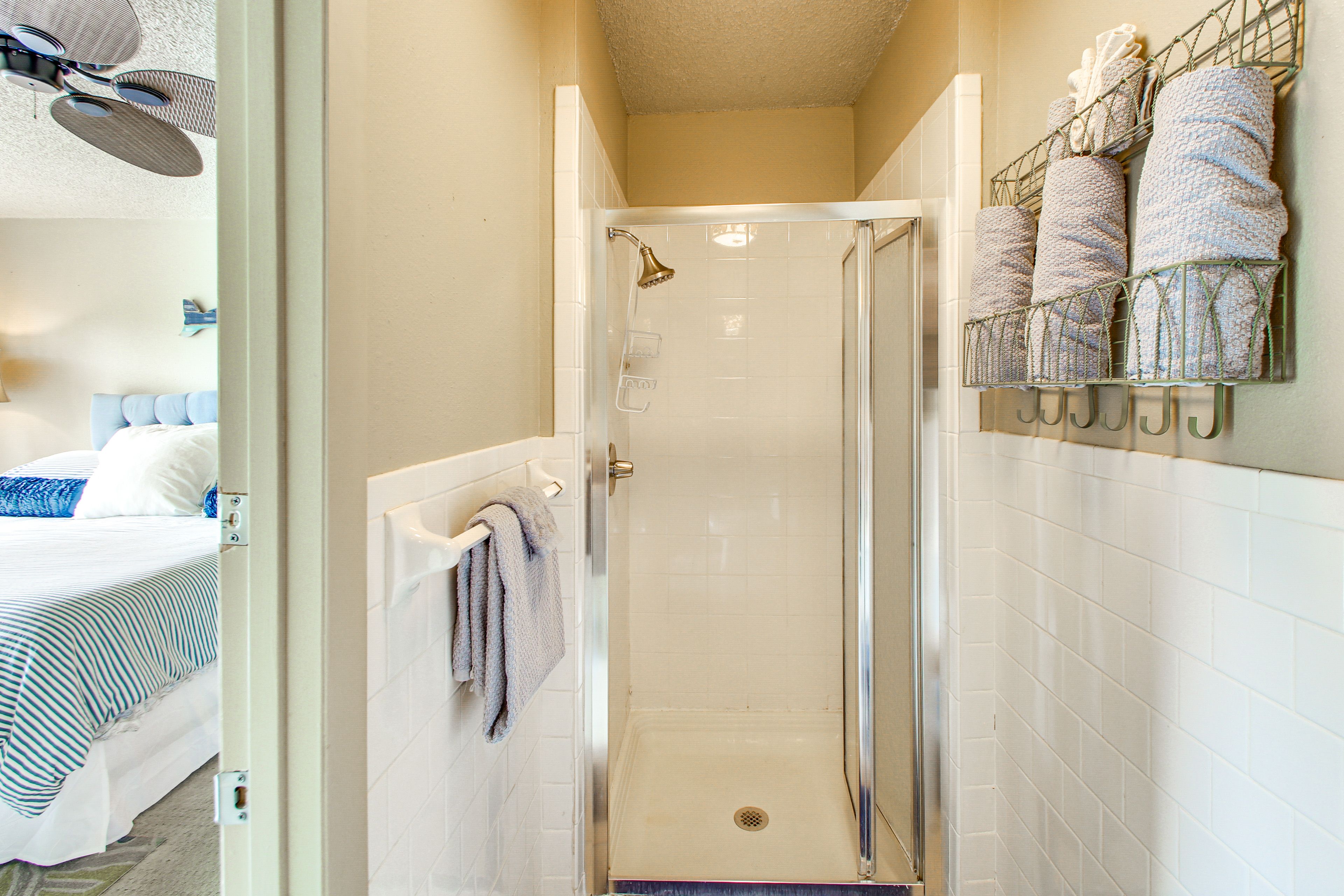 En-Suite Bathroom | Towels Provided