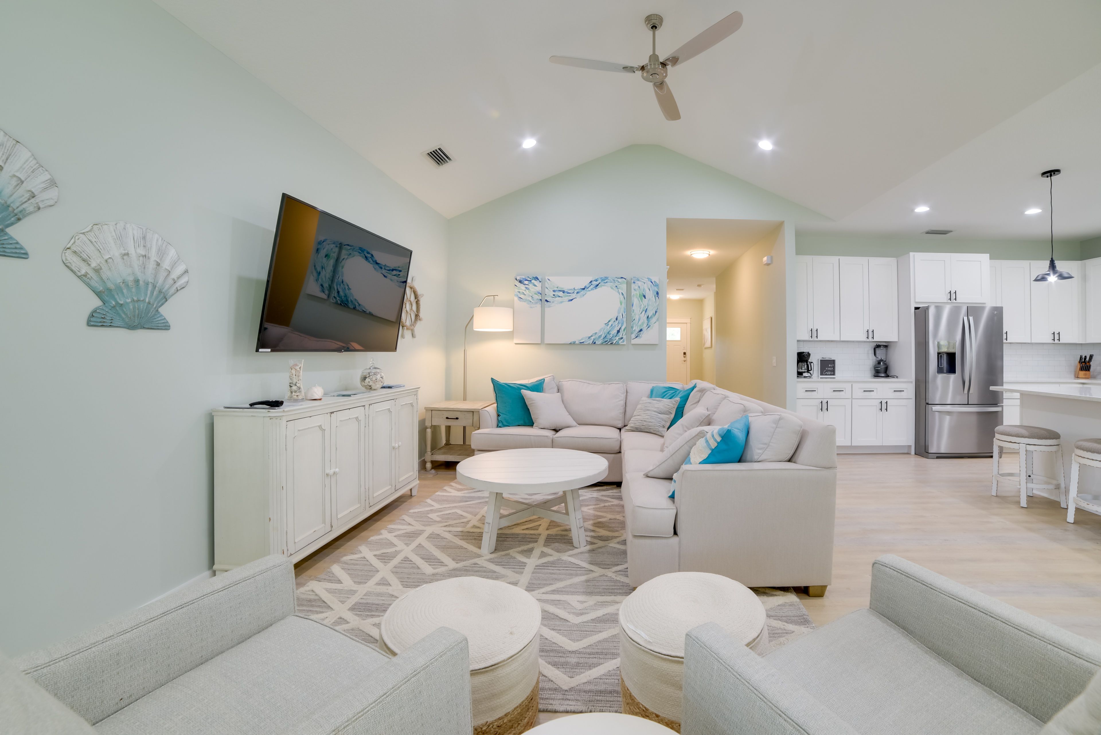 Main Living Space | Central A/C & Heating | Smart TV | Free WiFi