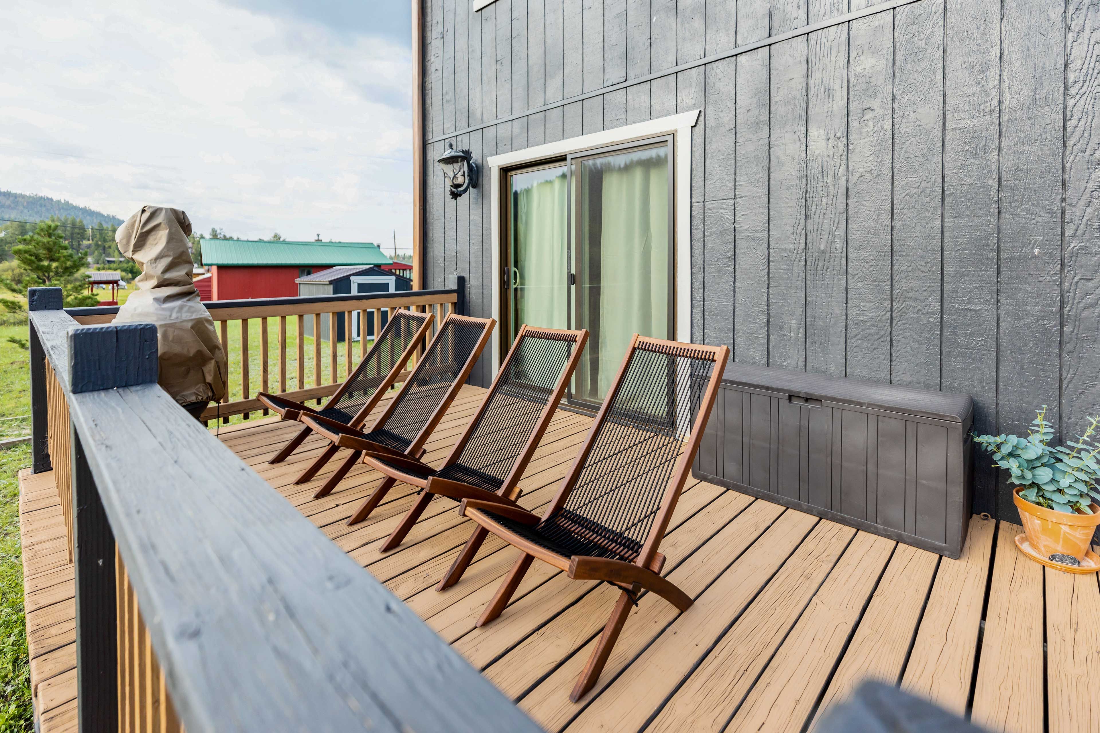 Furnished Deck