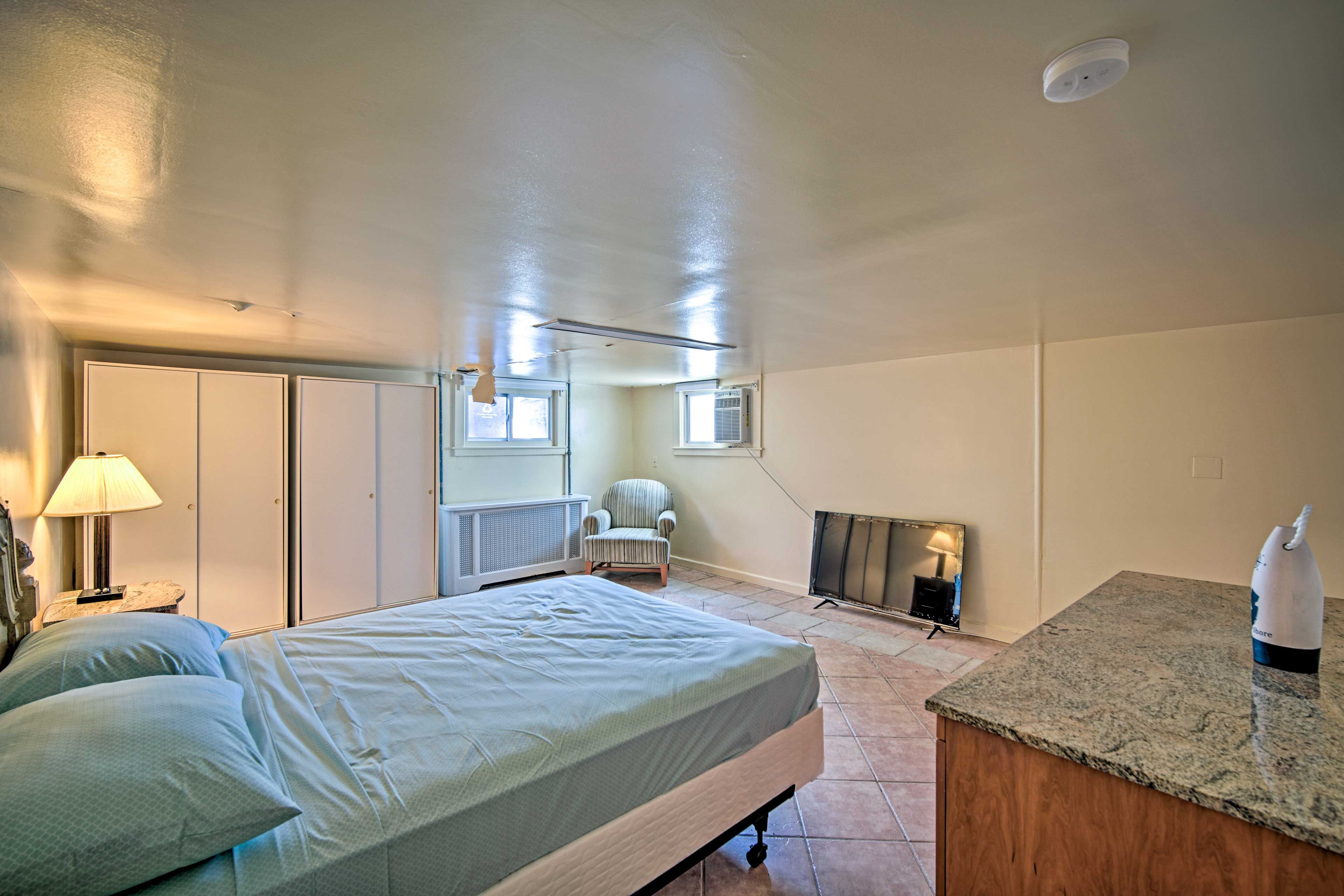 Bedroom 3 | Queen Bed