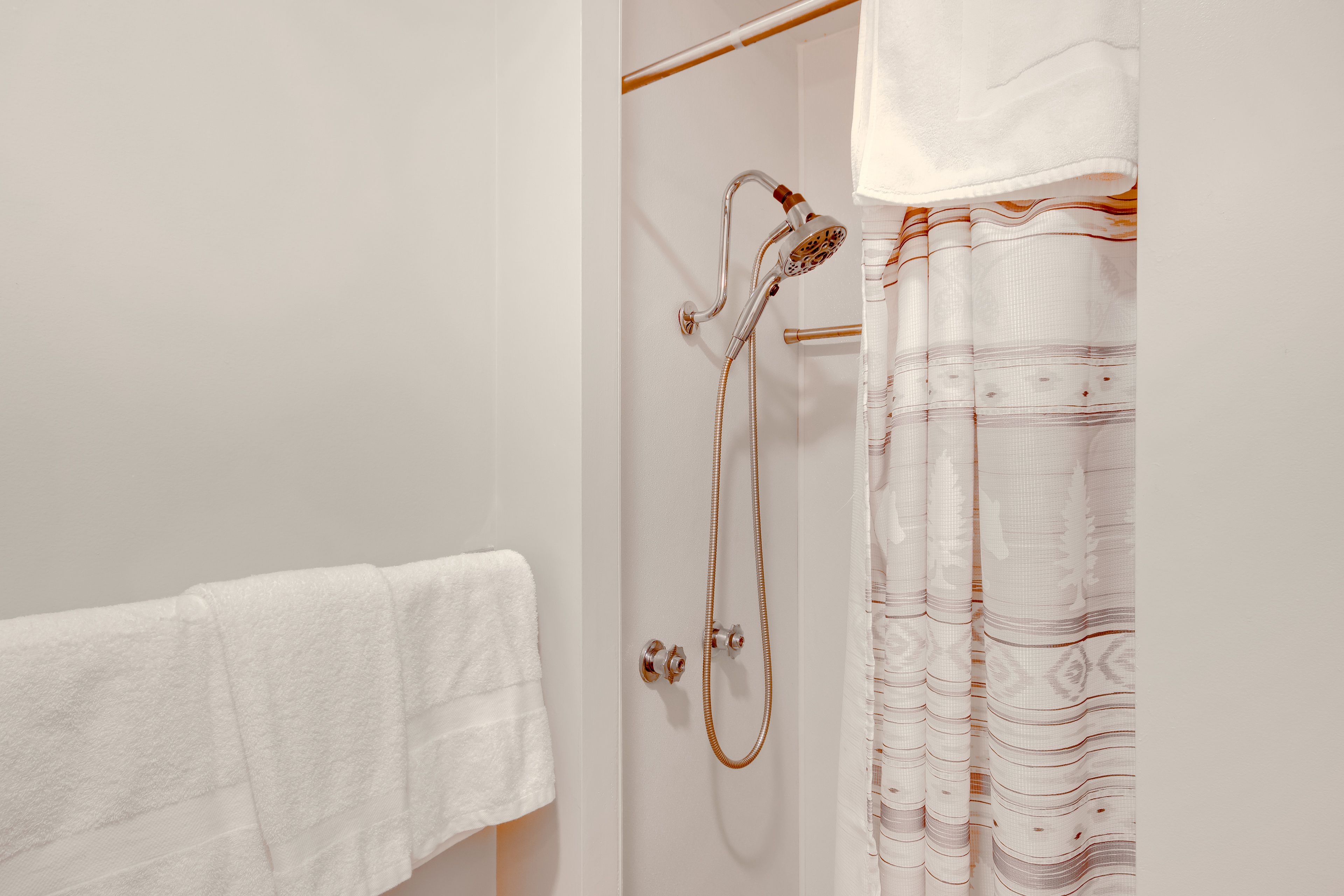 Full Bathroom | Hair Dryer