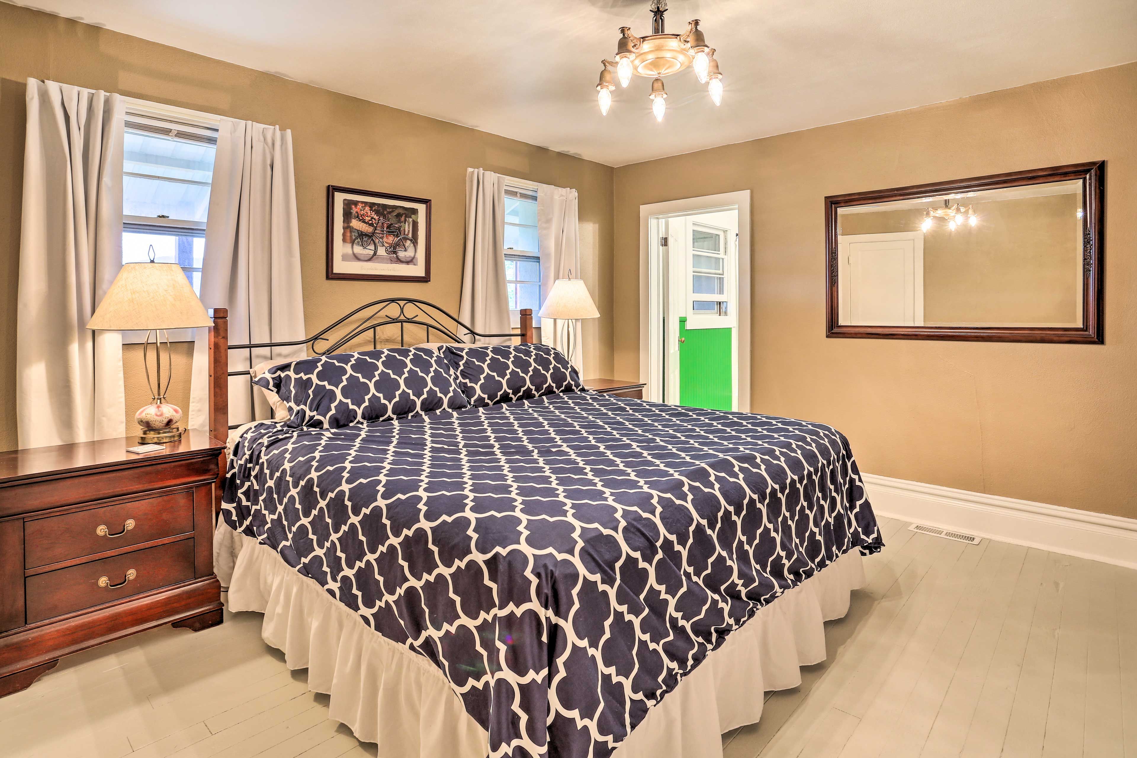 Bedroom 1 | California King Bed | Main Level