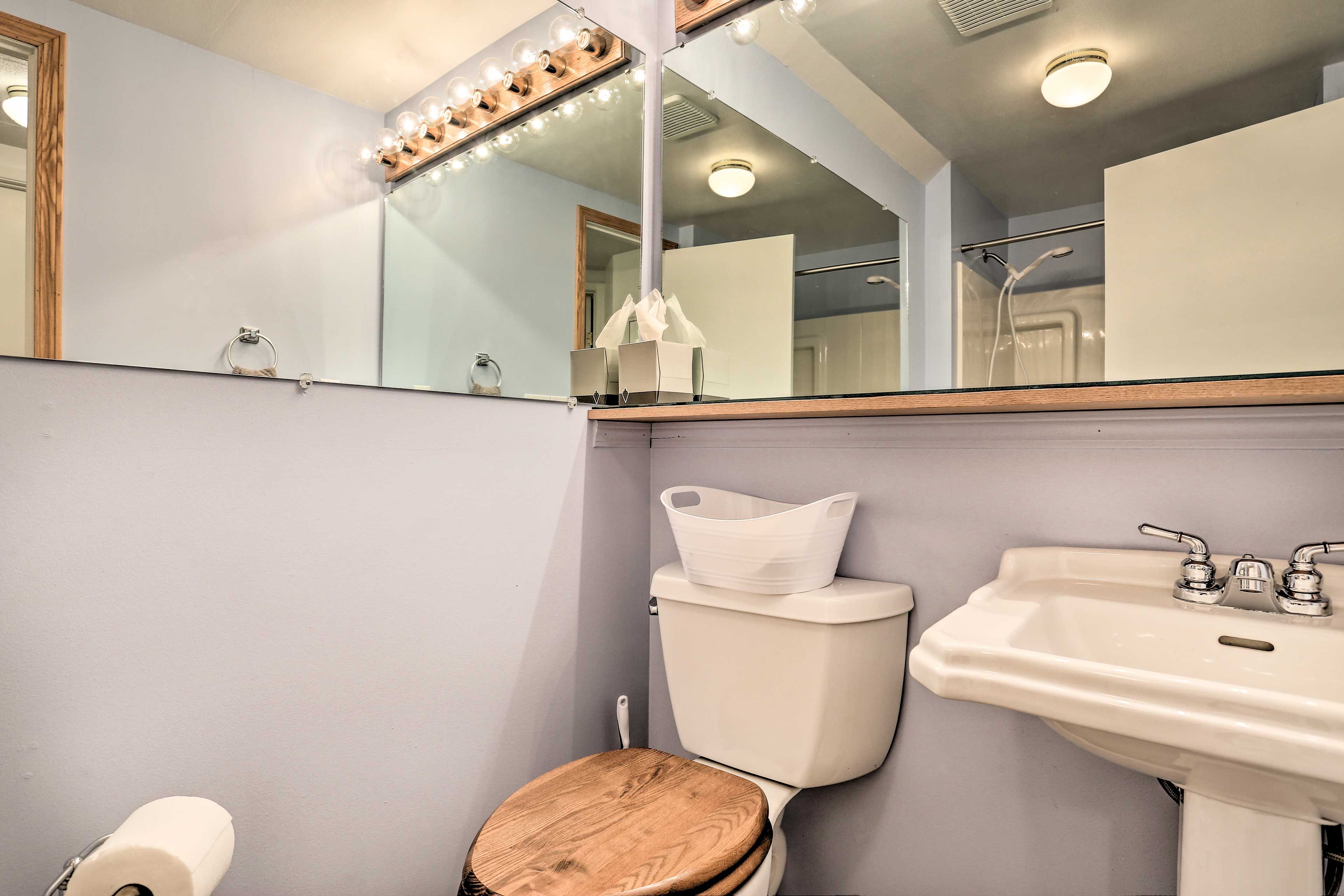 Full Bathroom | 2nd Floor