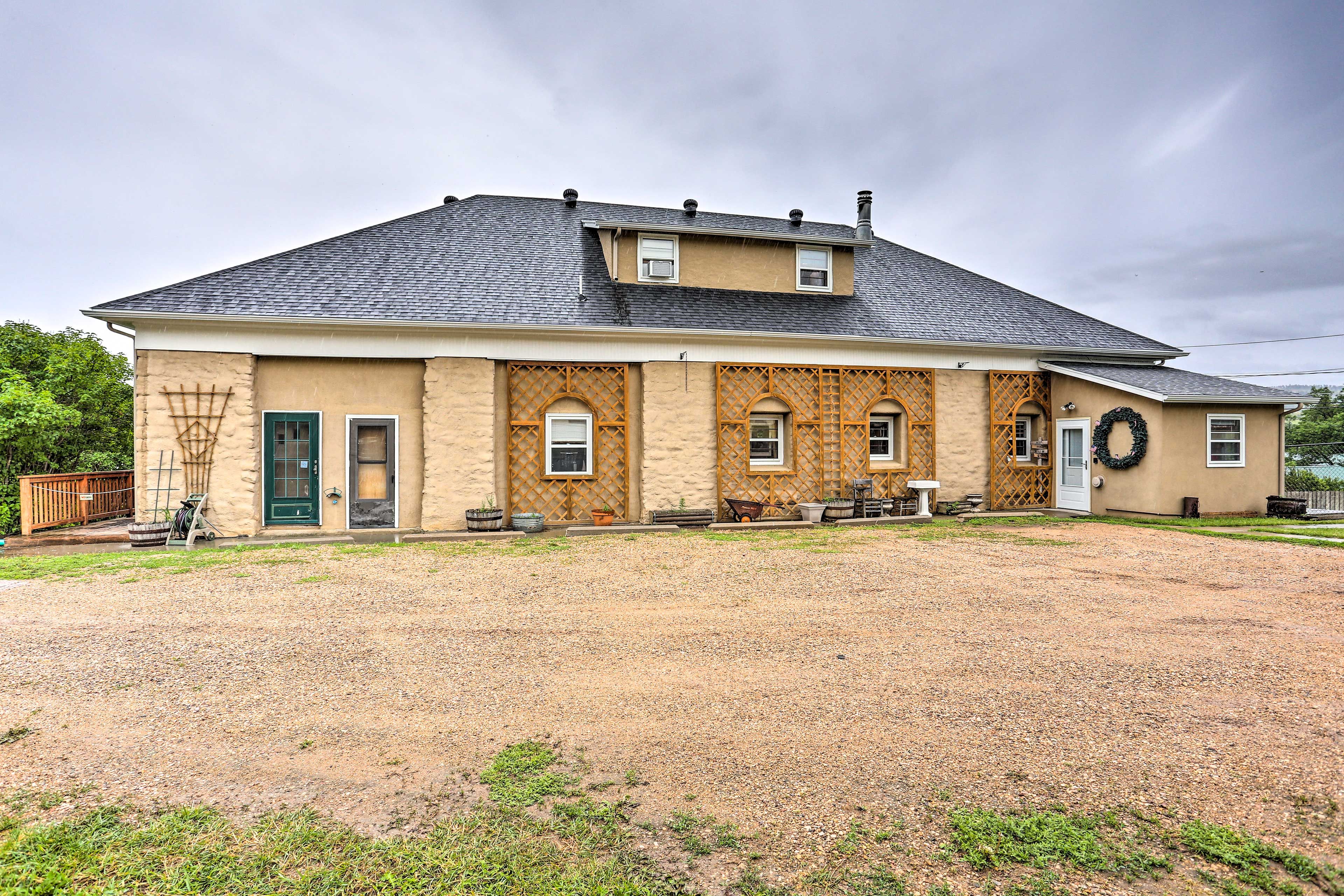 Parking | Ample Driveway/Surface Parking