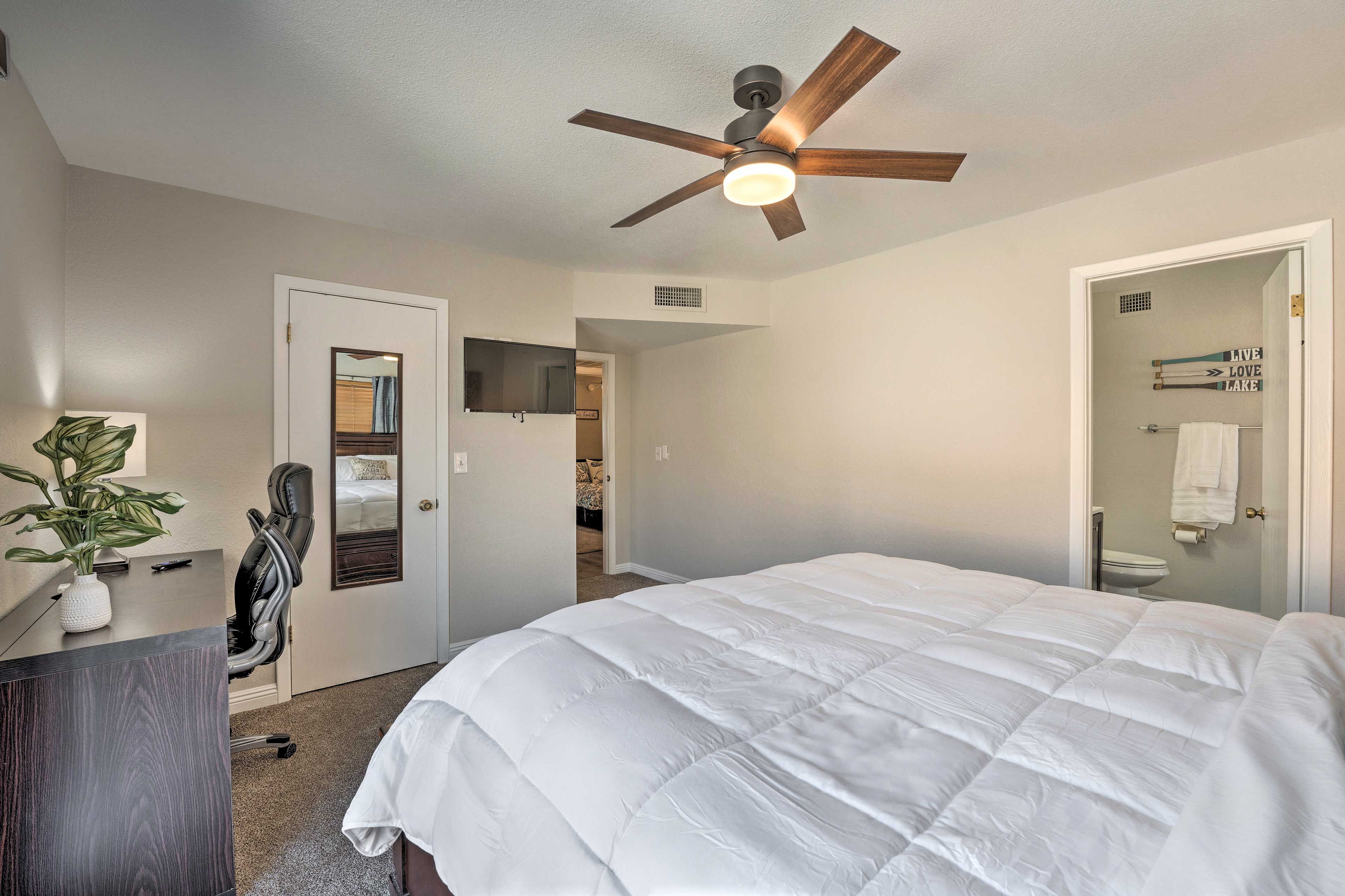 Bedroom 1 | Smart TV