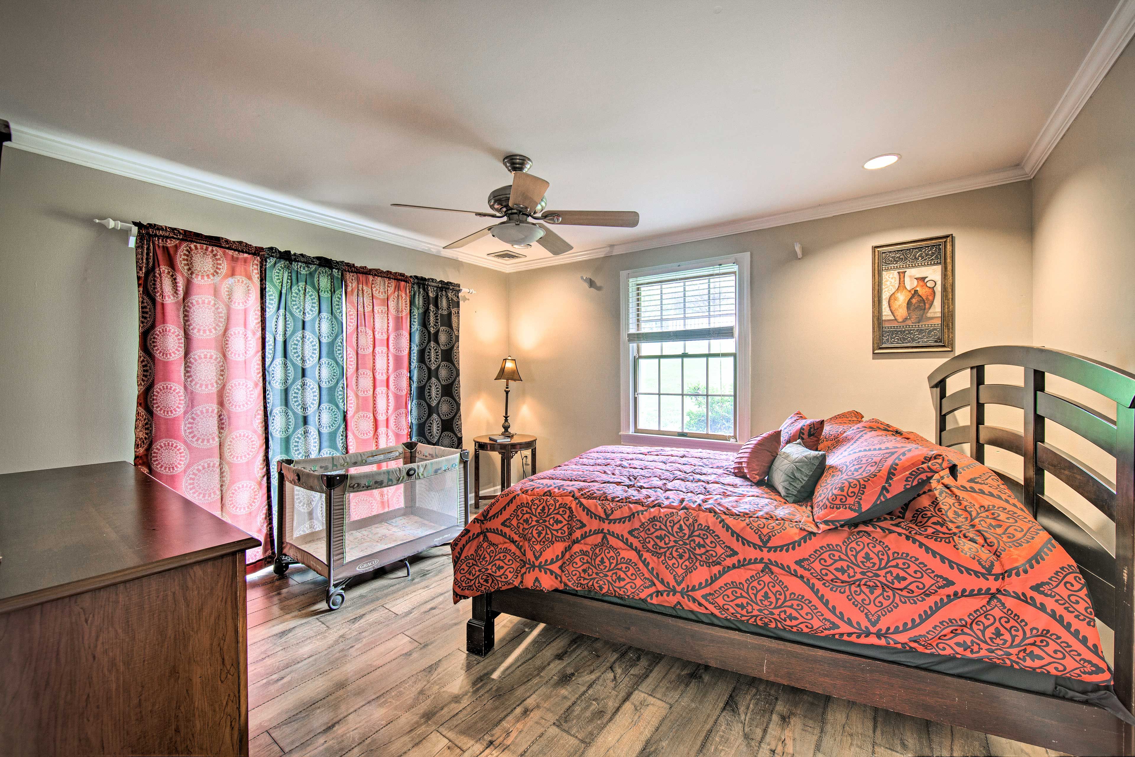 Bedroom 1 | Queen Bed | Linens Provided