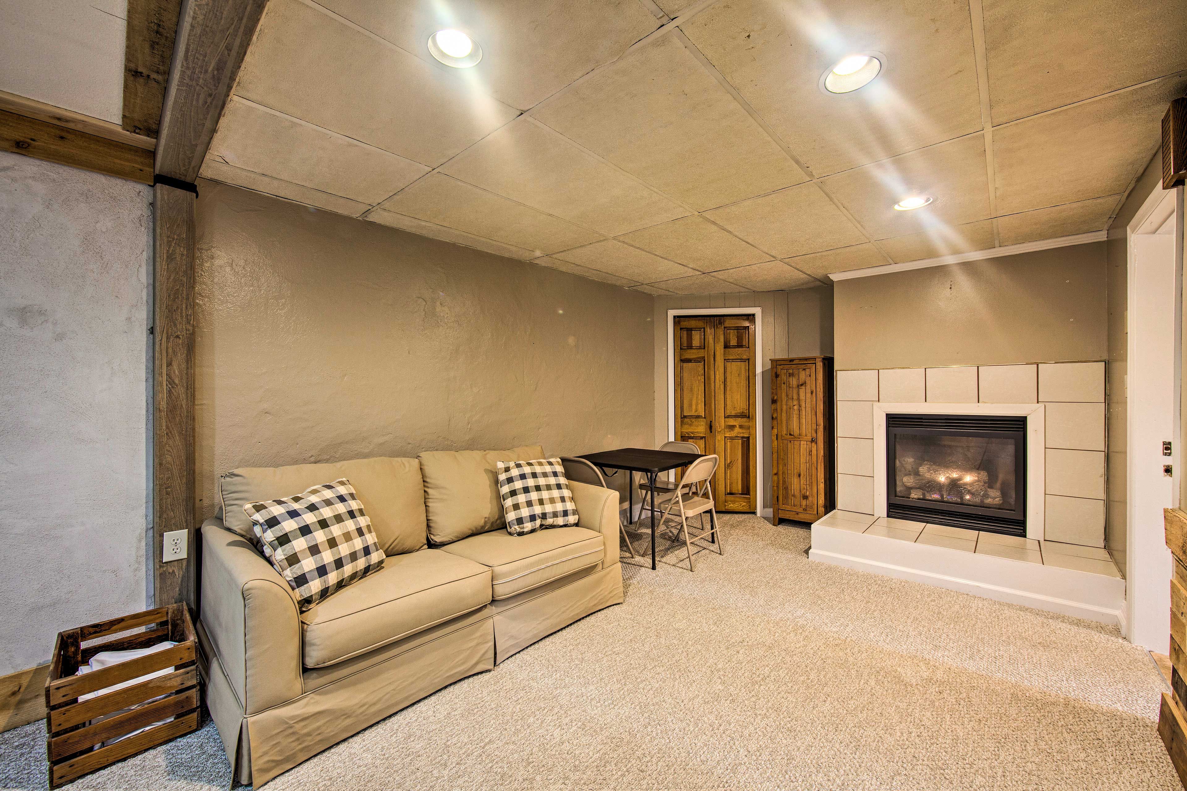 Additional Living Room | Sleeper Sofa | Fireplace | Card Table