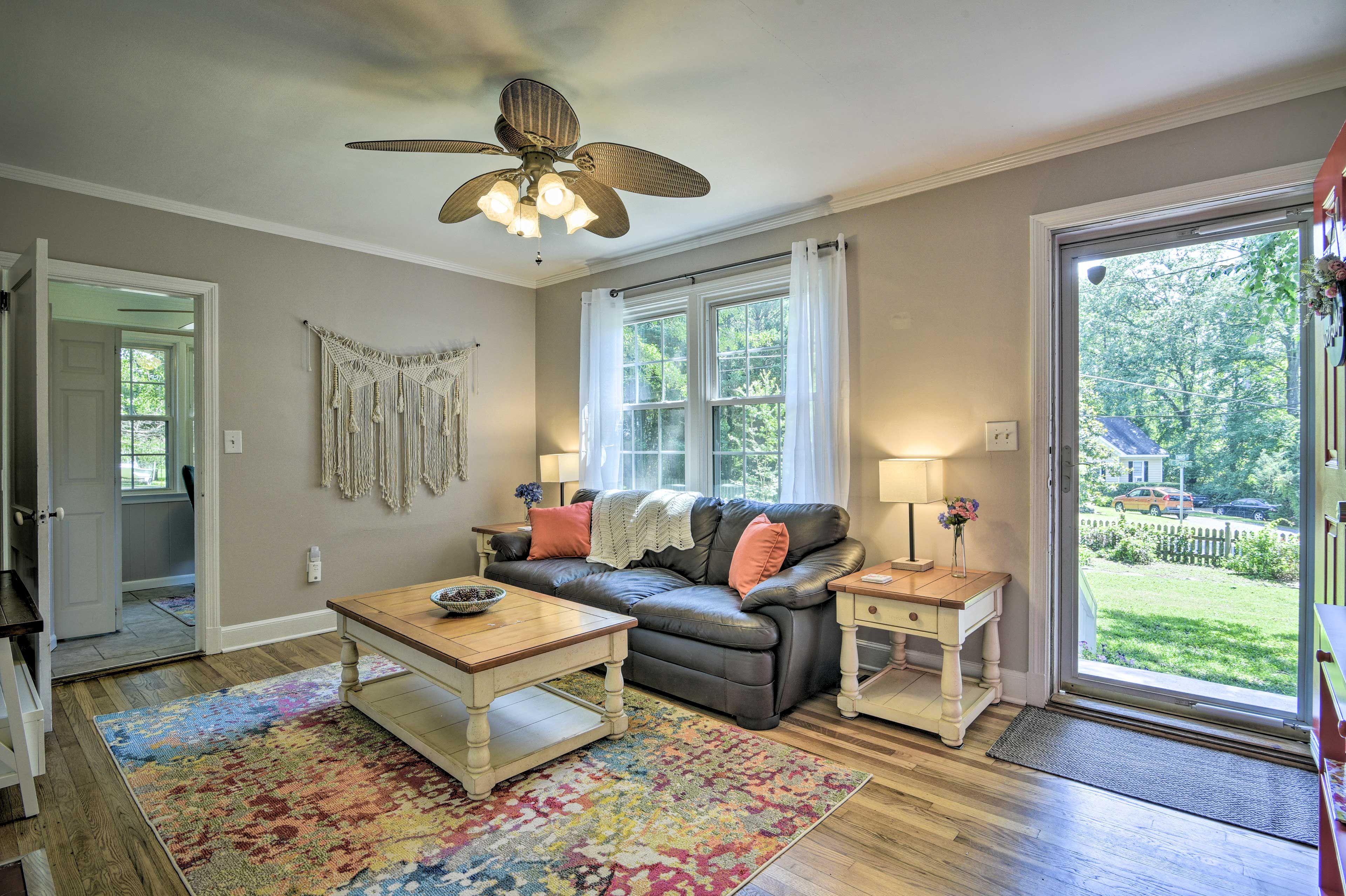 Living Room | Gas Fireplace | Board Games