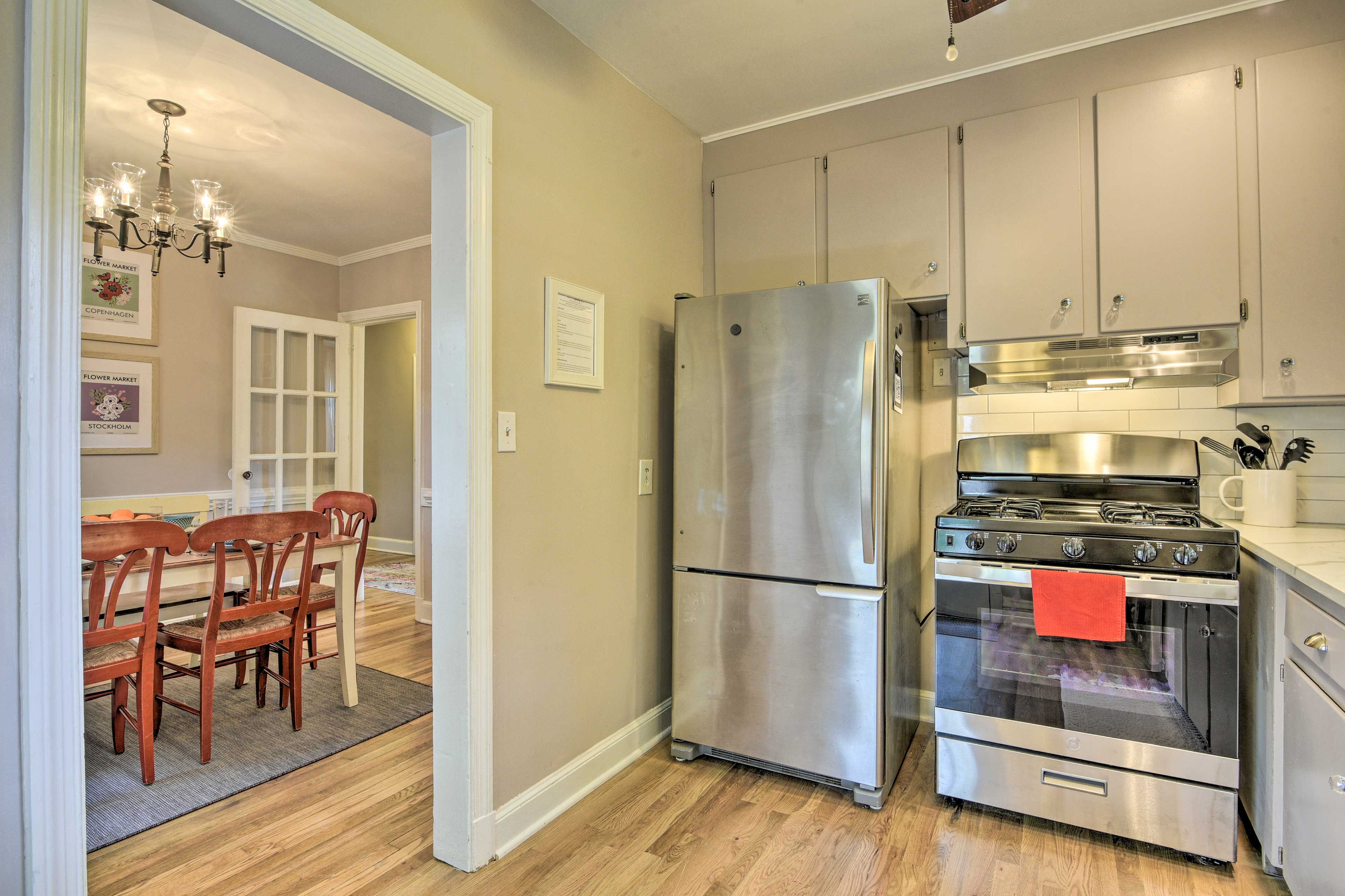 Fully Equipped Kitchen | Keurig Coffee Maker | Toaster