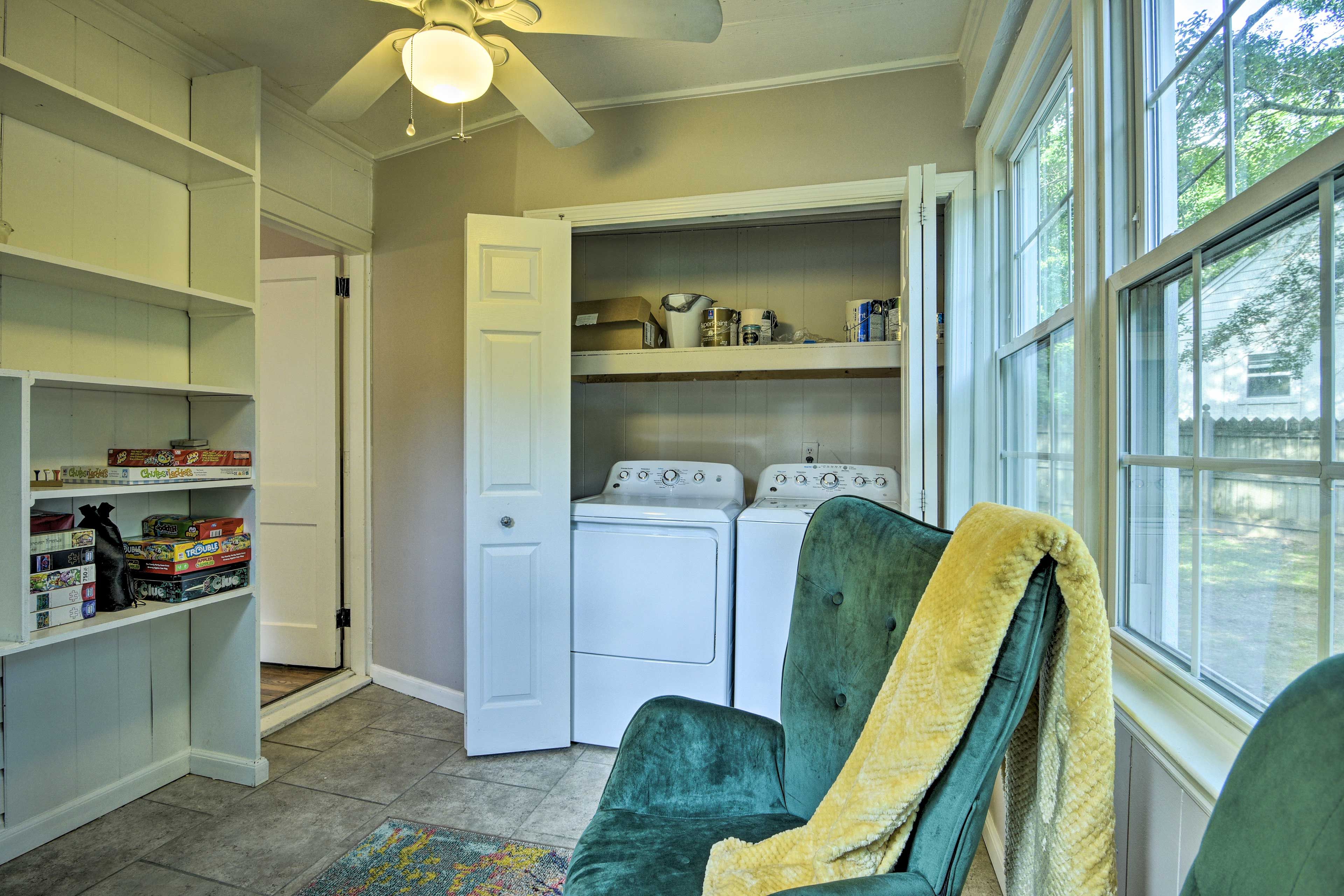 Sitting Room | Washer & Dryer