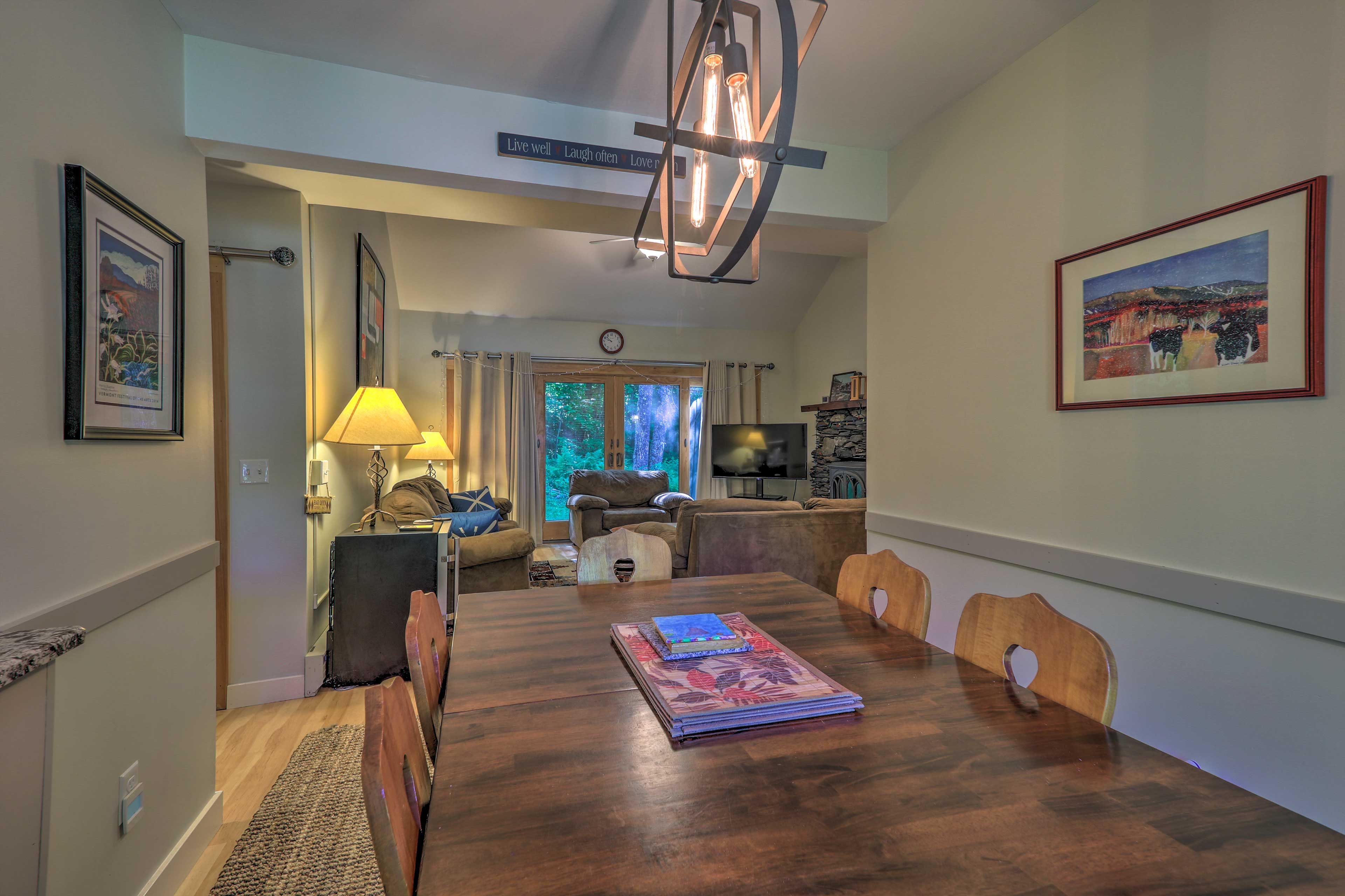Dining Area | 1st Floor | Dishware/Flatware Provided